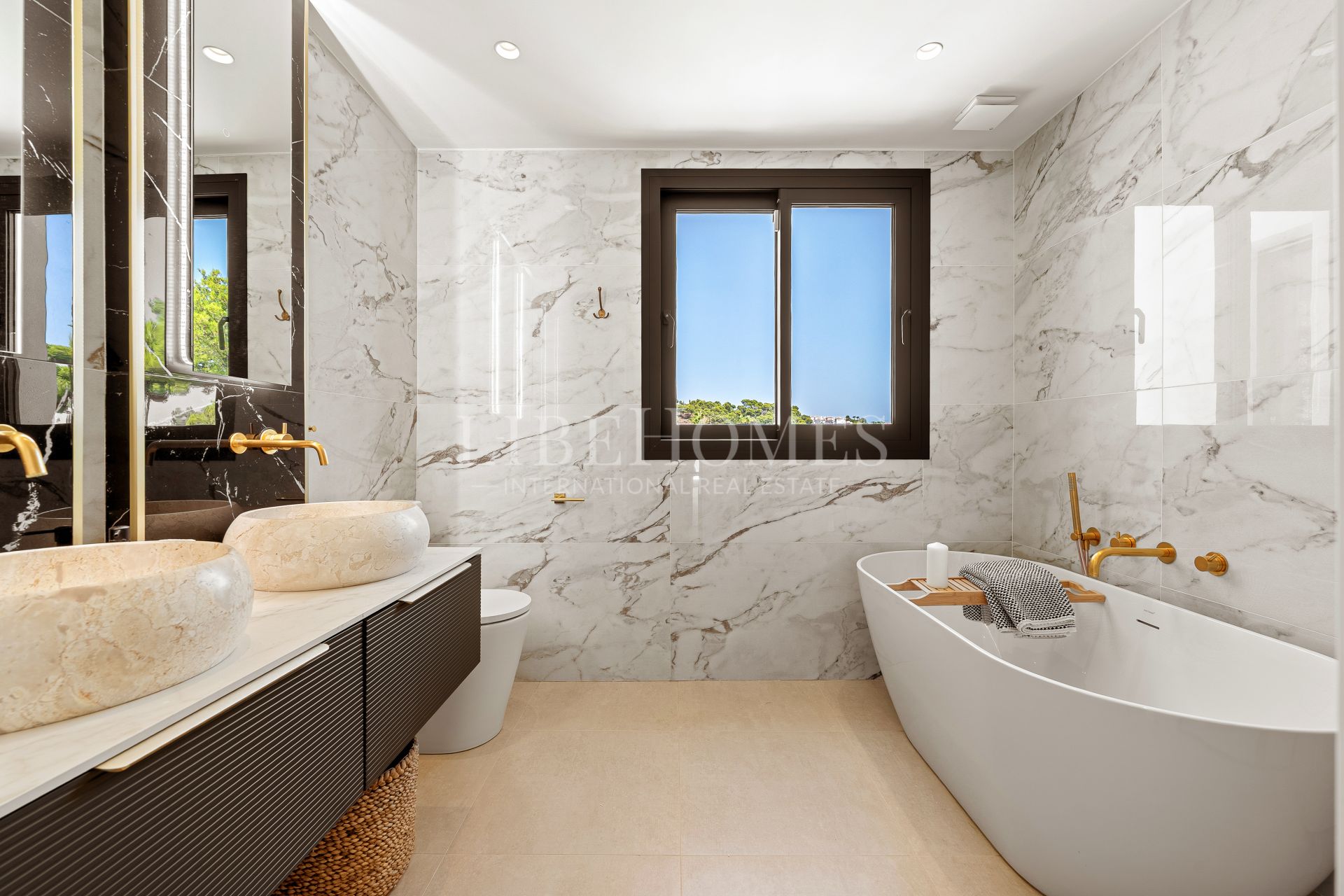 Вилла на продажу в Marbella Country Club, Новая Андалусия