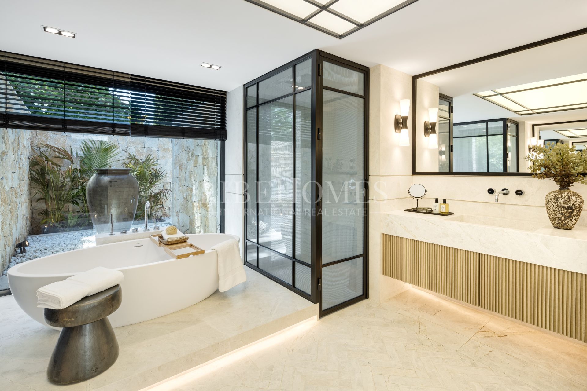 Villa de lujo junto al golf Las Brisas, Nueva Andalucía, Marbella