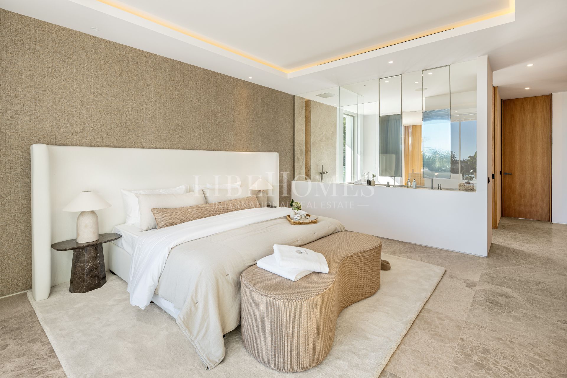 Exquisite luxury villa in Aloha Golf area, Nueva Andalucia, Marbella