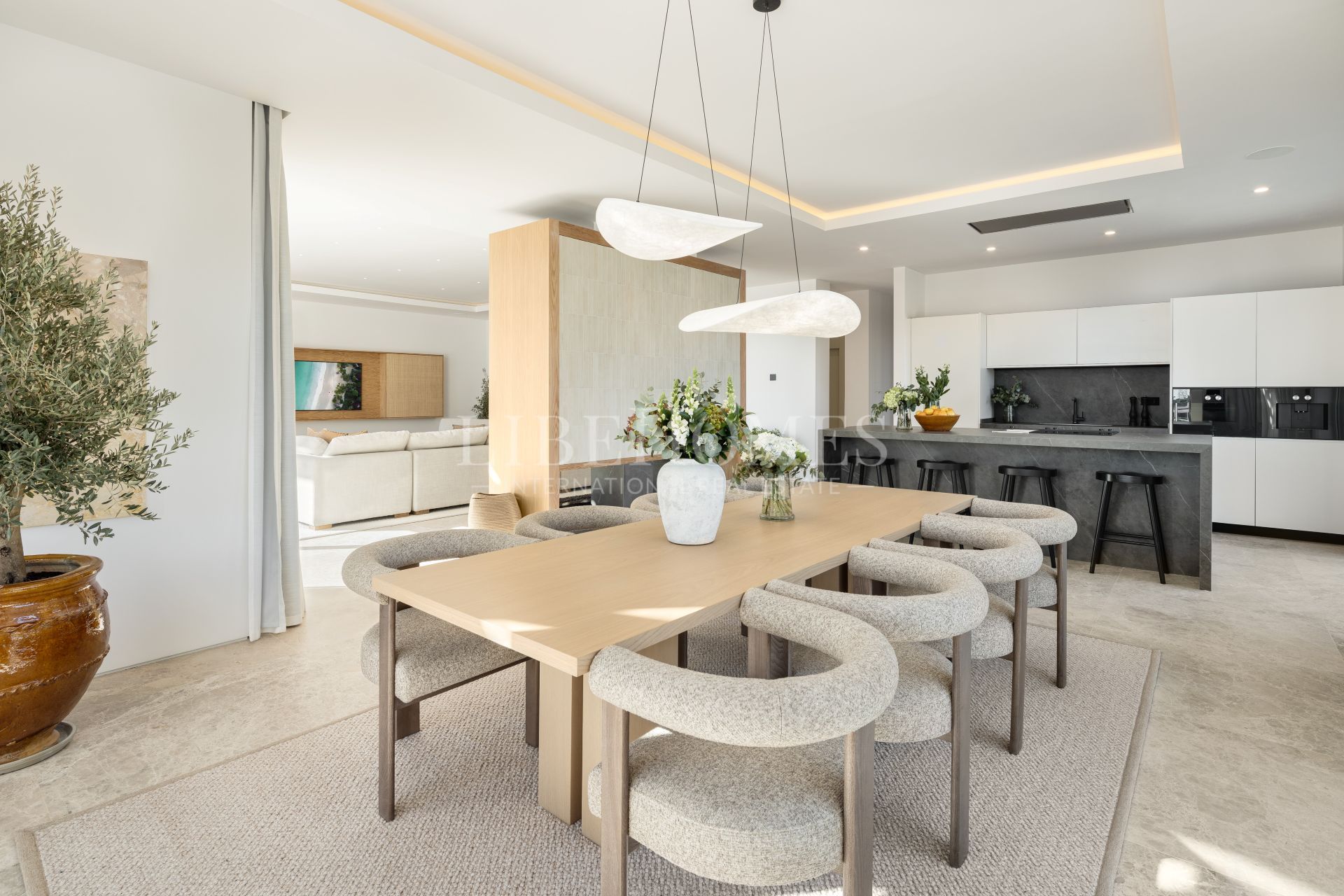 Exquisite luxury villa in Aloha Golf area, Nueva Andalucia, Marbella