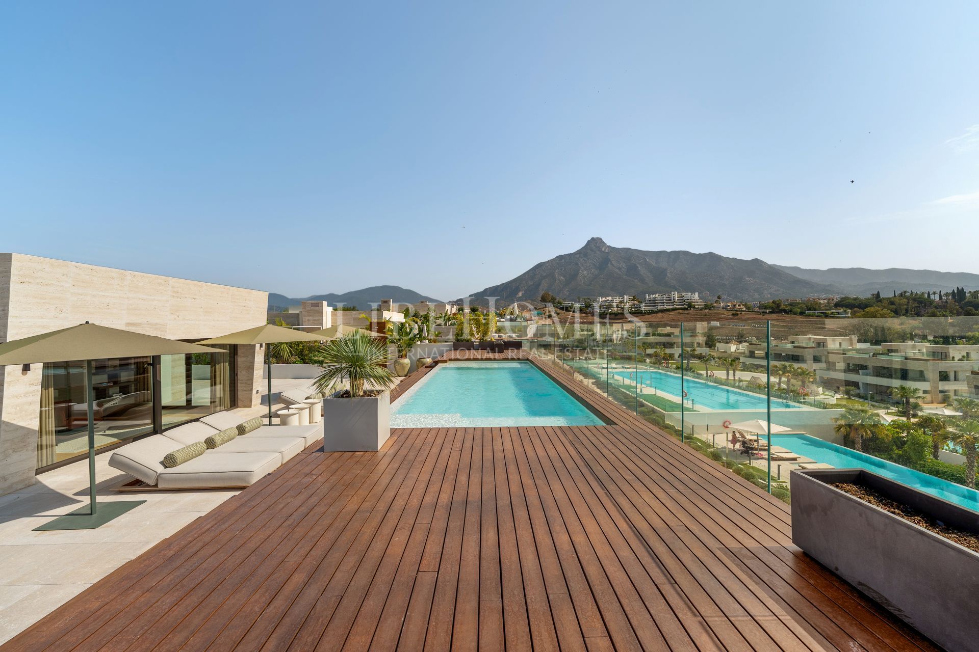 Ático dúplex en complejo de lujo en la Milla de Oro de Marbella