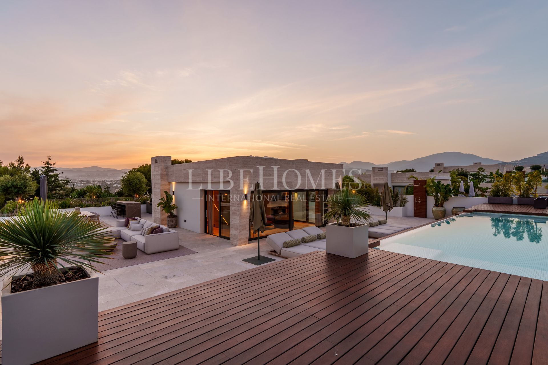 Ático dúplex en complejo de lujo en la Milla de Oro de Marbella