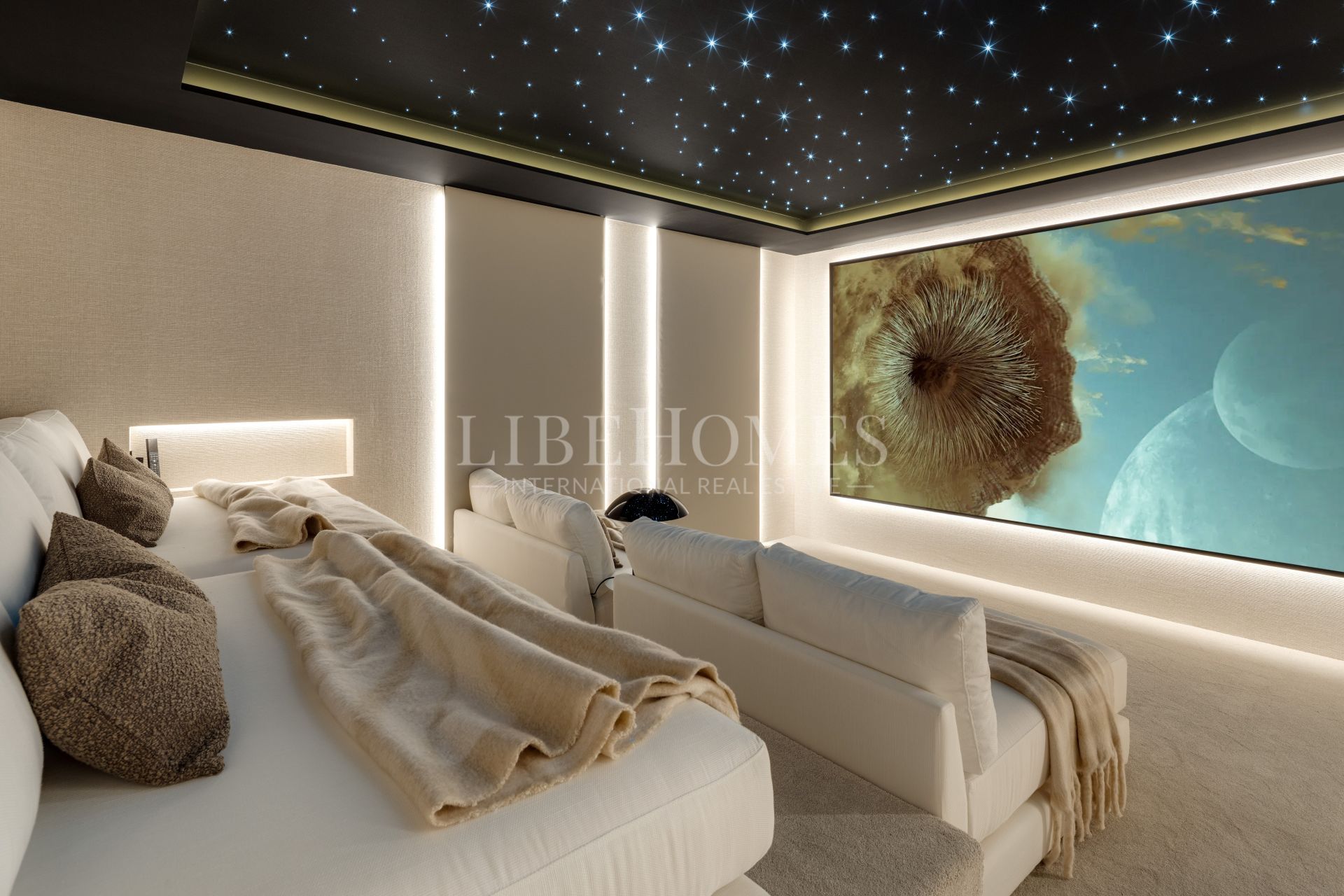 Luxury villa in the heart of Golf Valley, Nueva Andalucia, Marbella