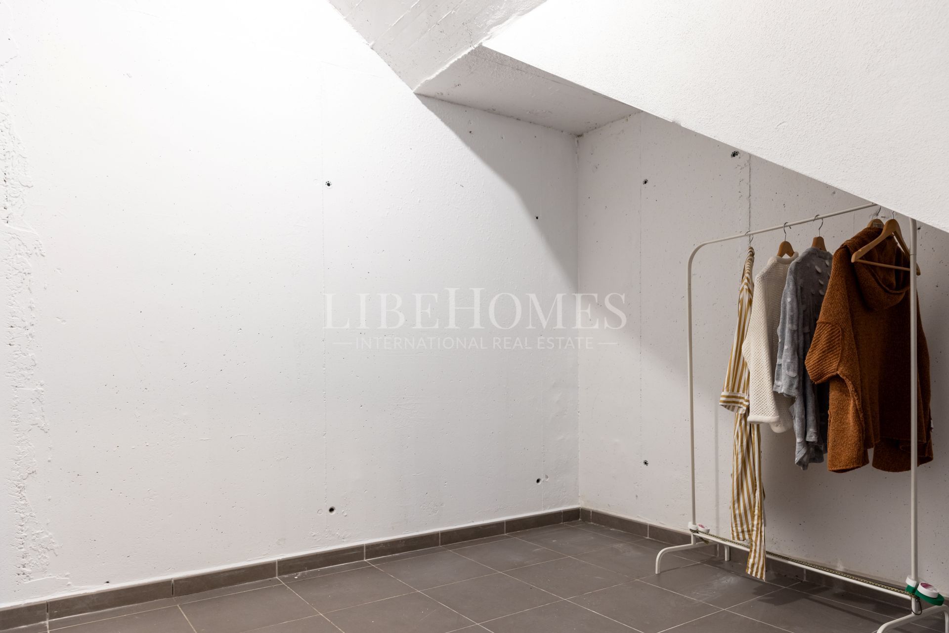 Appartement avec vue panoramique sur le golf à Los Arqueros, Benahavis