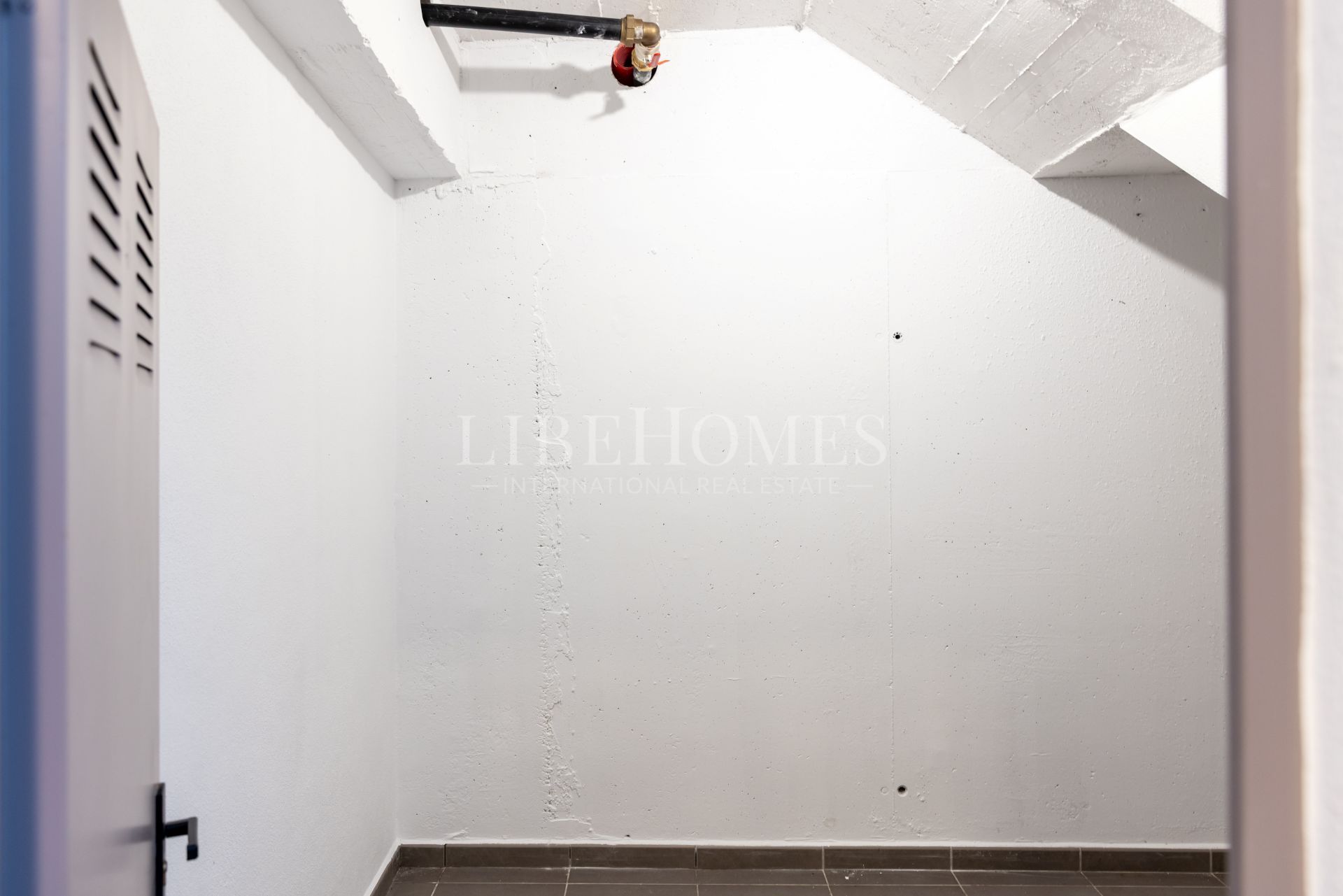 Appartement avec vue panoramique sur le golf à Los Arqueros, Benahavis