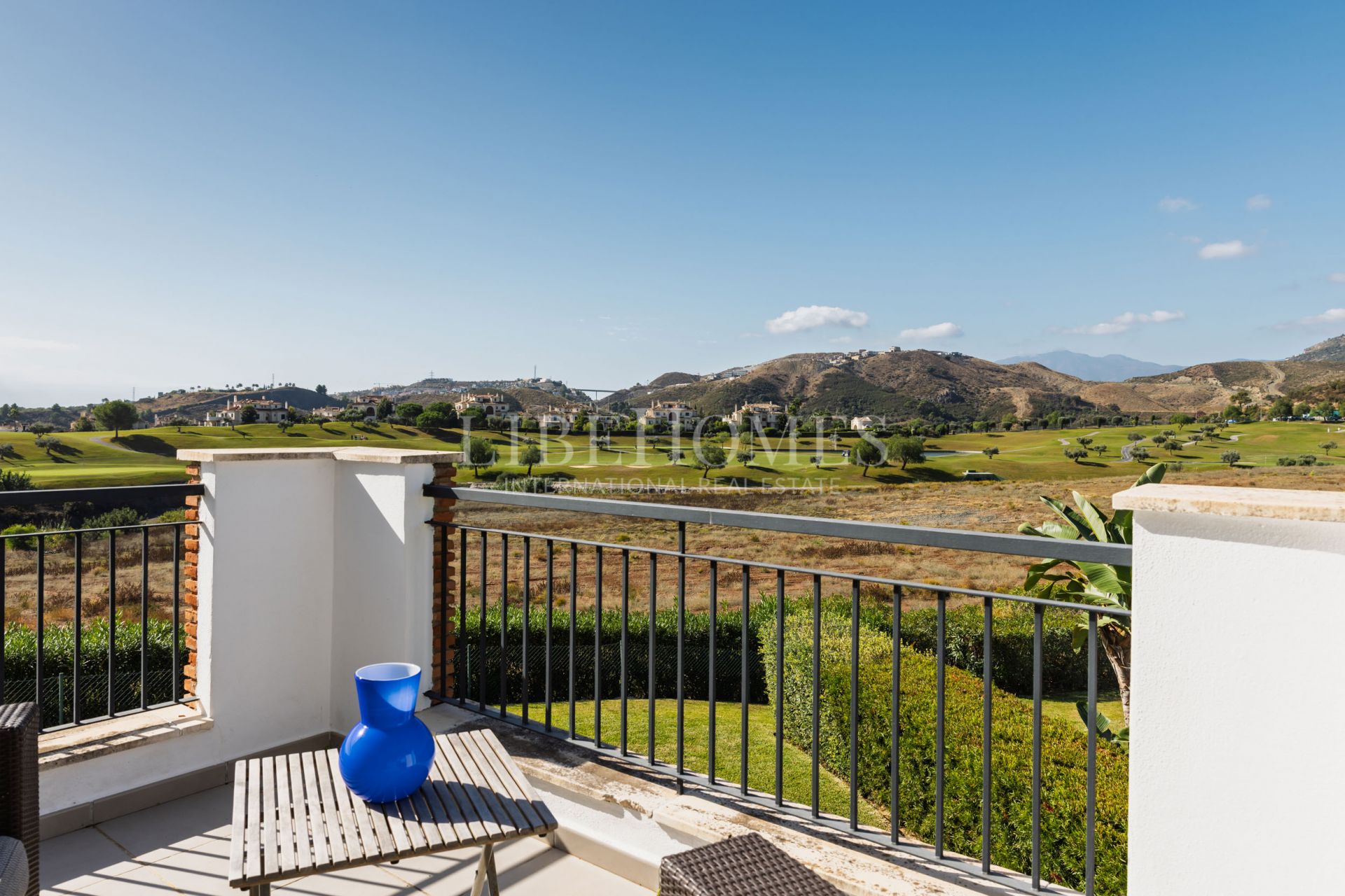 Appartement avec vue panoramique sur le golf à Los Arqueros, Benahavis