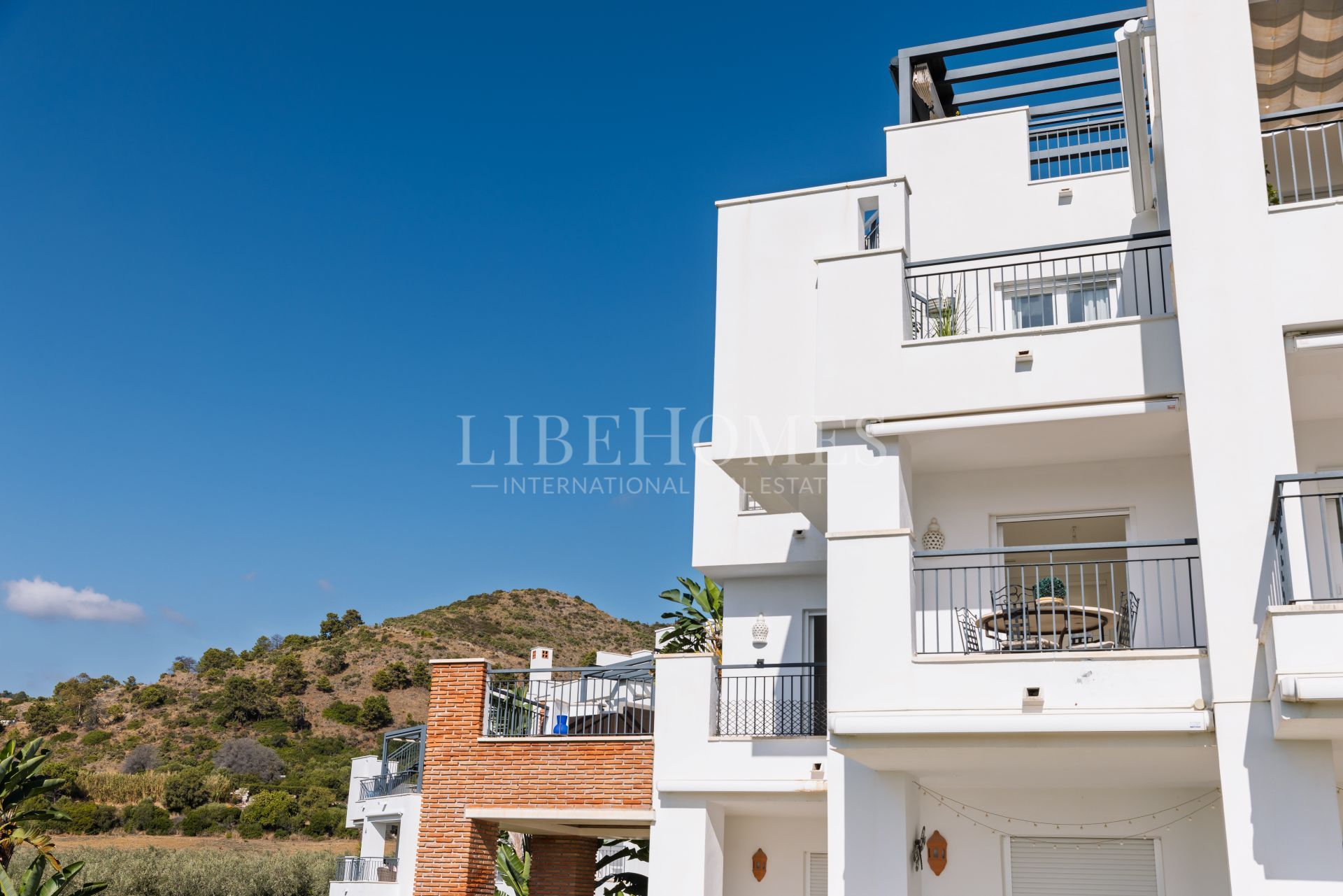 Appartement avec vue panoramique sur le golf à Los Arqueros, Benahavis