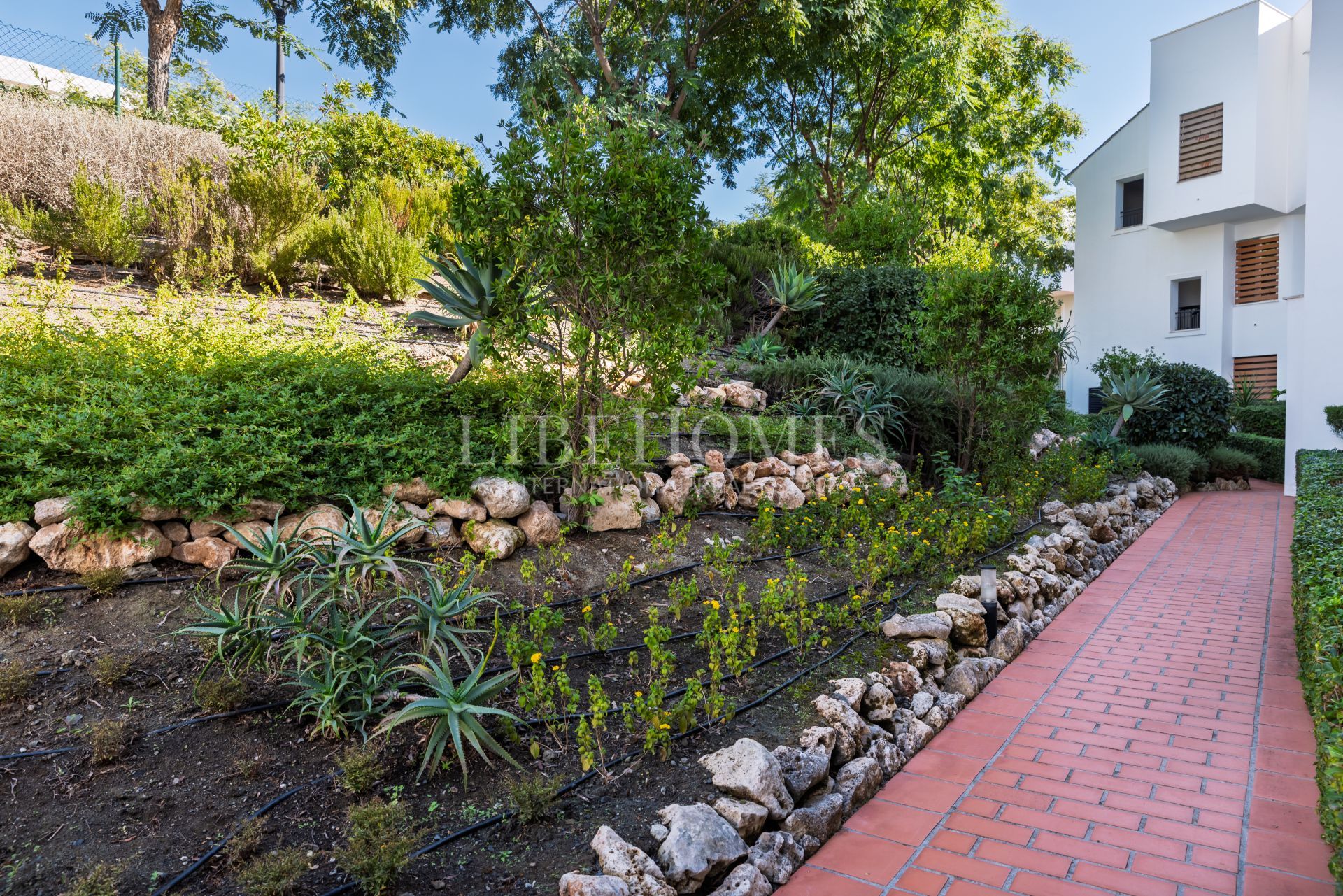 Appartement avec vue panoramique sur le golf à Los Arqueros, Benahavis