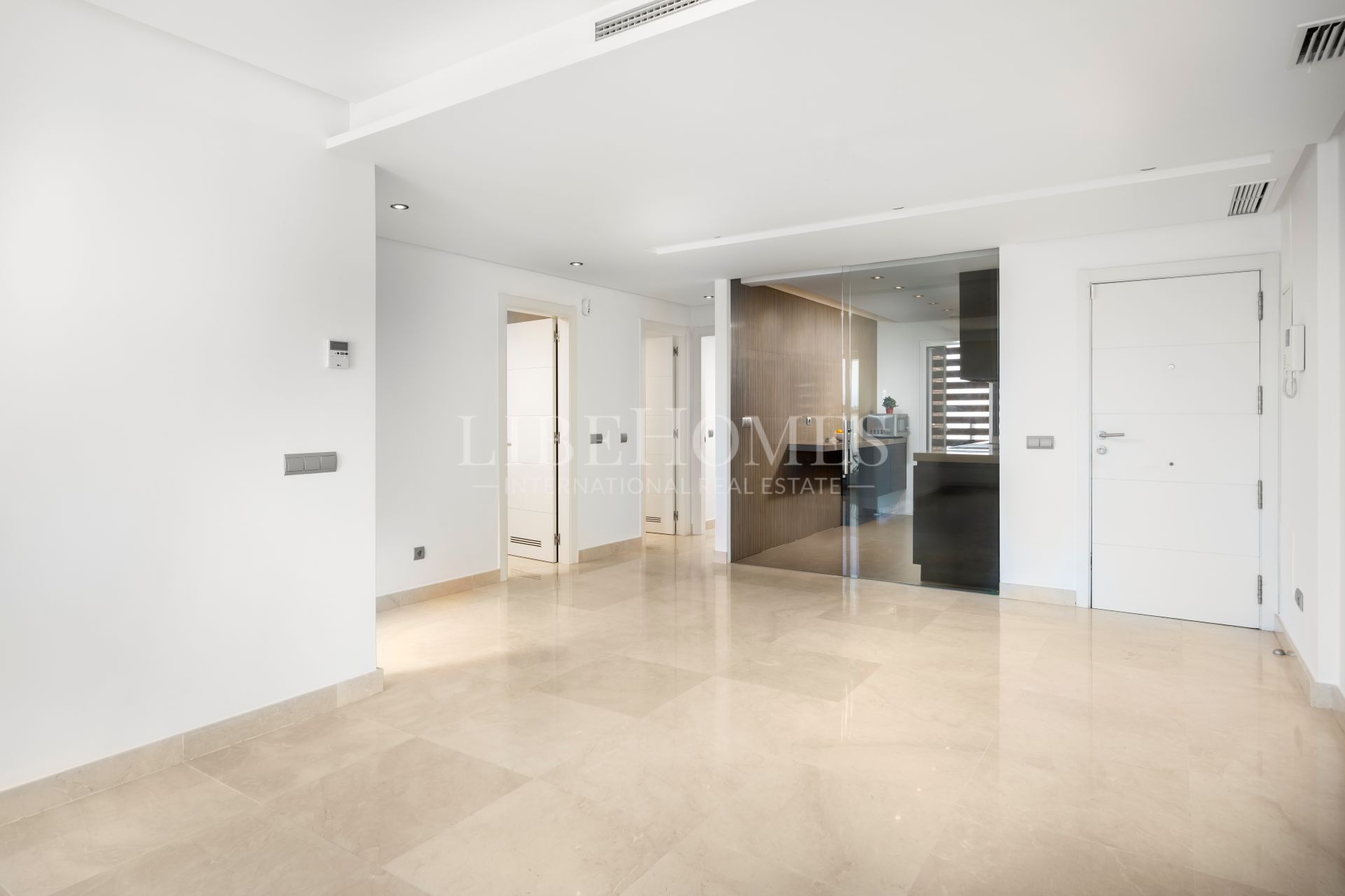 Appartement avec vue panoramique sur le golf à Los Arqueros, Benahavis