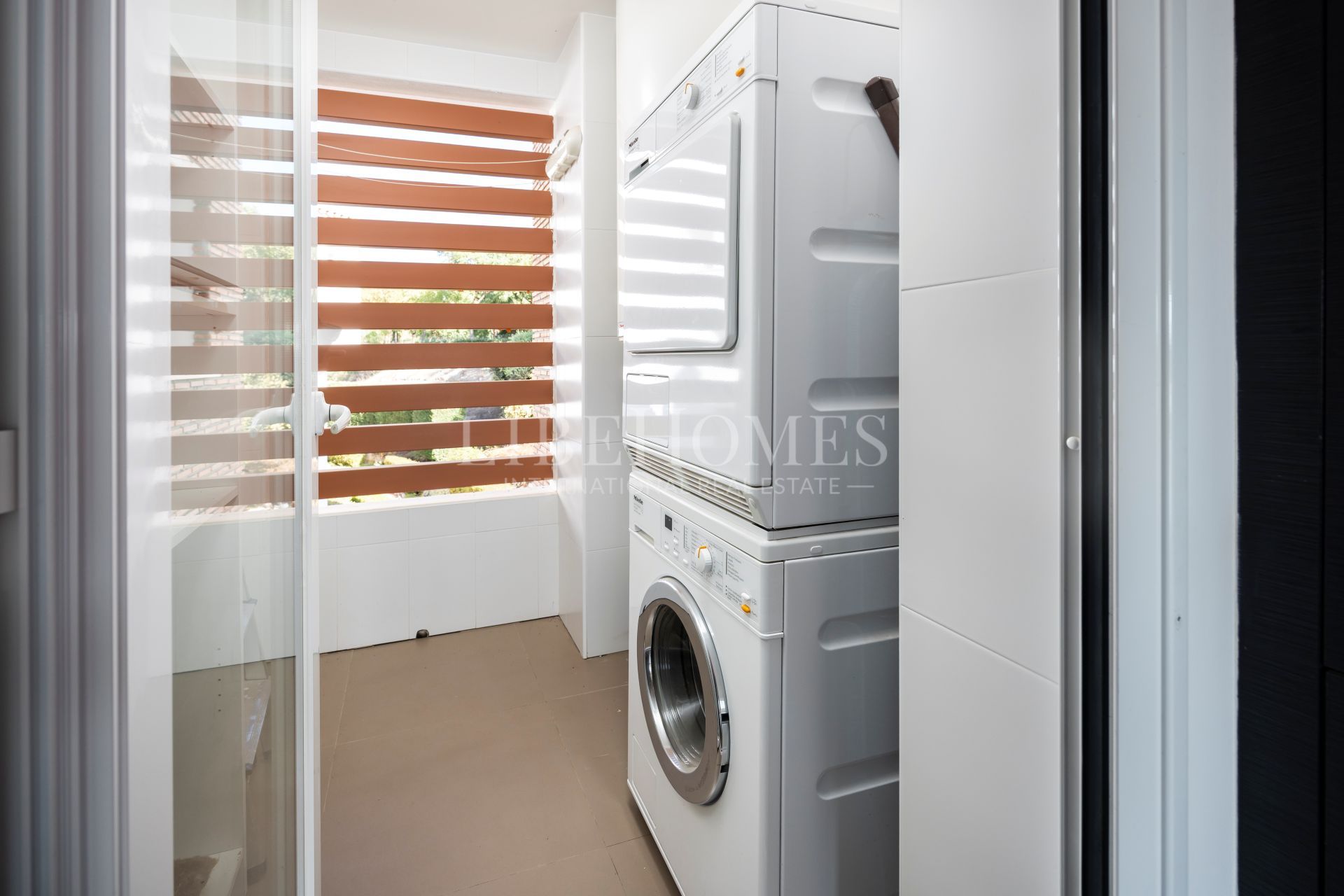 Appartement avec vue panoramique sur le golf à Los Arqueros, Benahavis