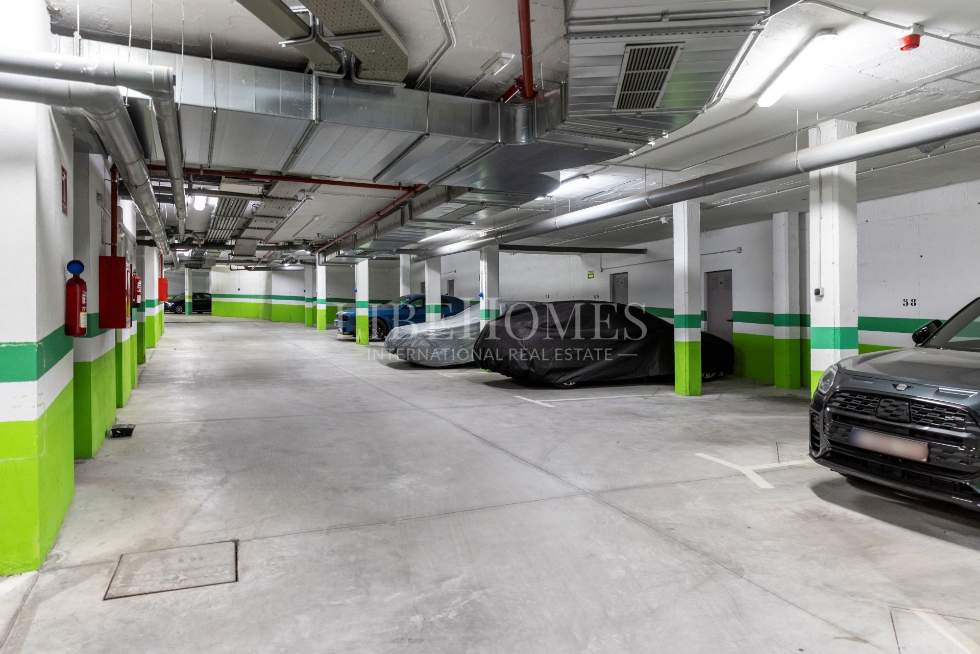 Appartement avec vue panoramique sur le golf à Los Arqueros, Benahavis