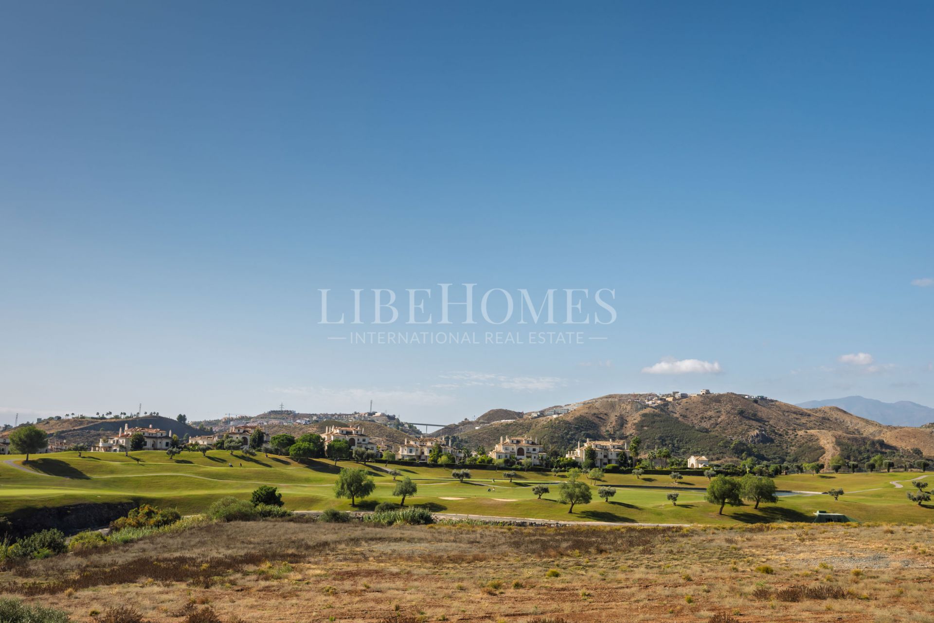 Appartement avec vue panoramique sur le golf à Los Arqueros, Benahavis