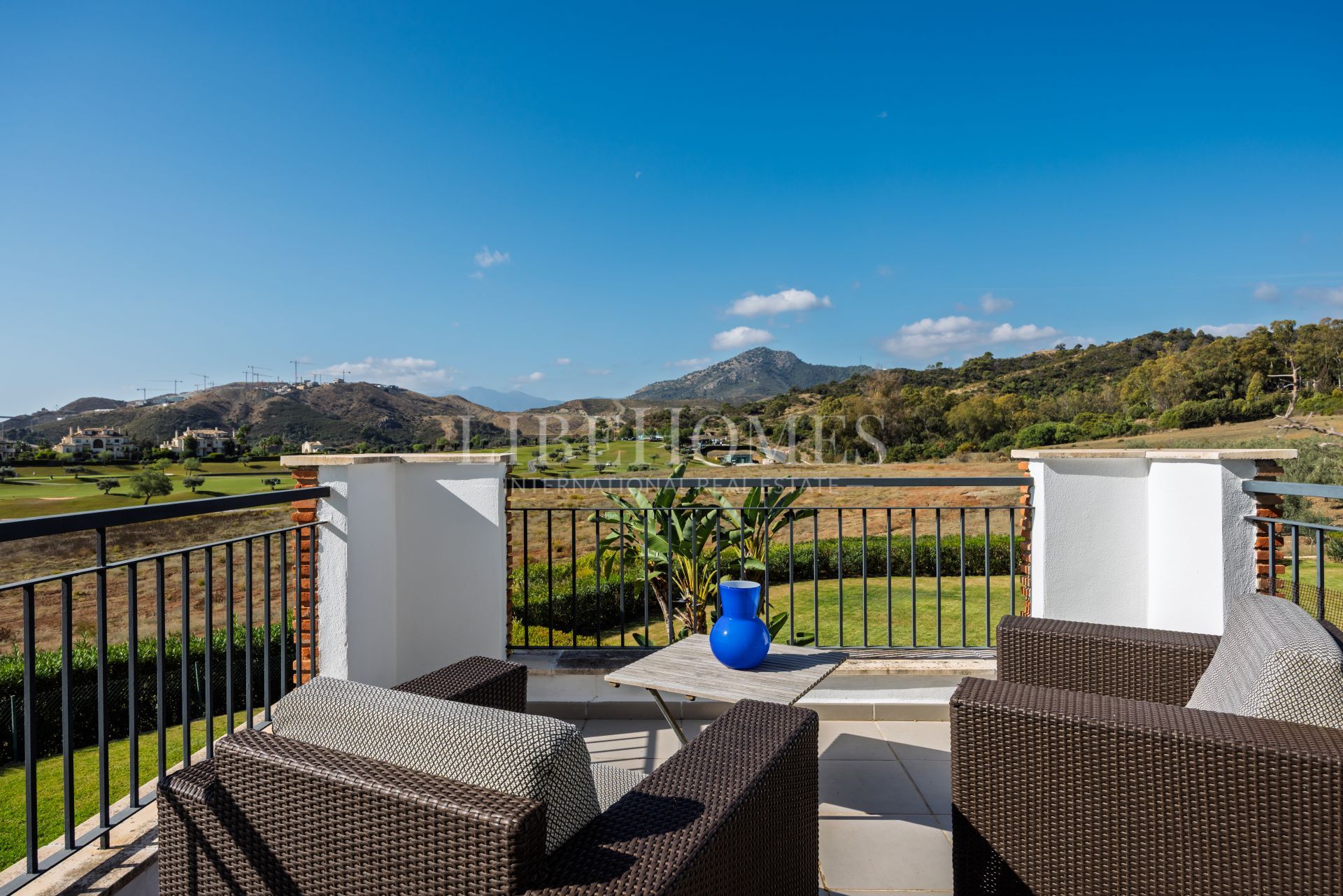 Appartement avec vue panoramique sur le golf à Los Arqueros, Benahavis