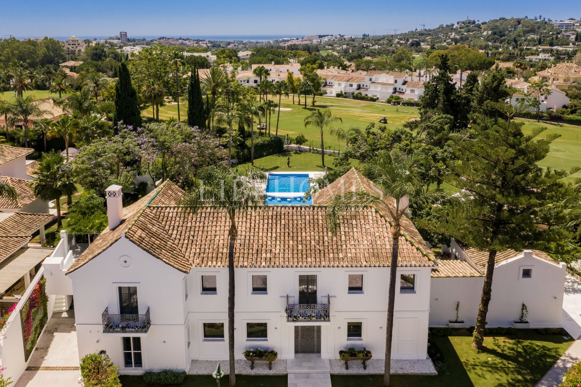 Elegante villa andaluza en La Cerquilla, Nueva Andalucía, Marbella