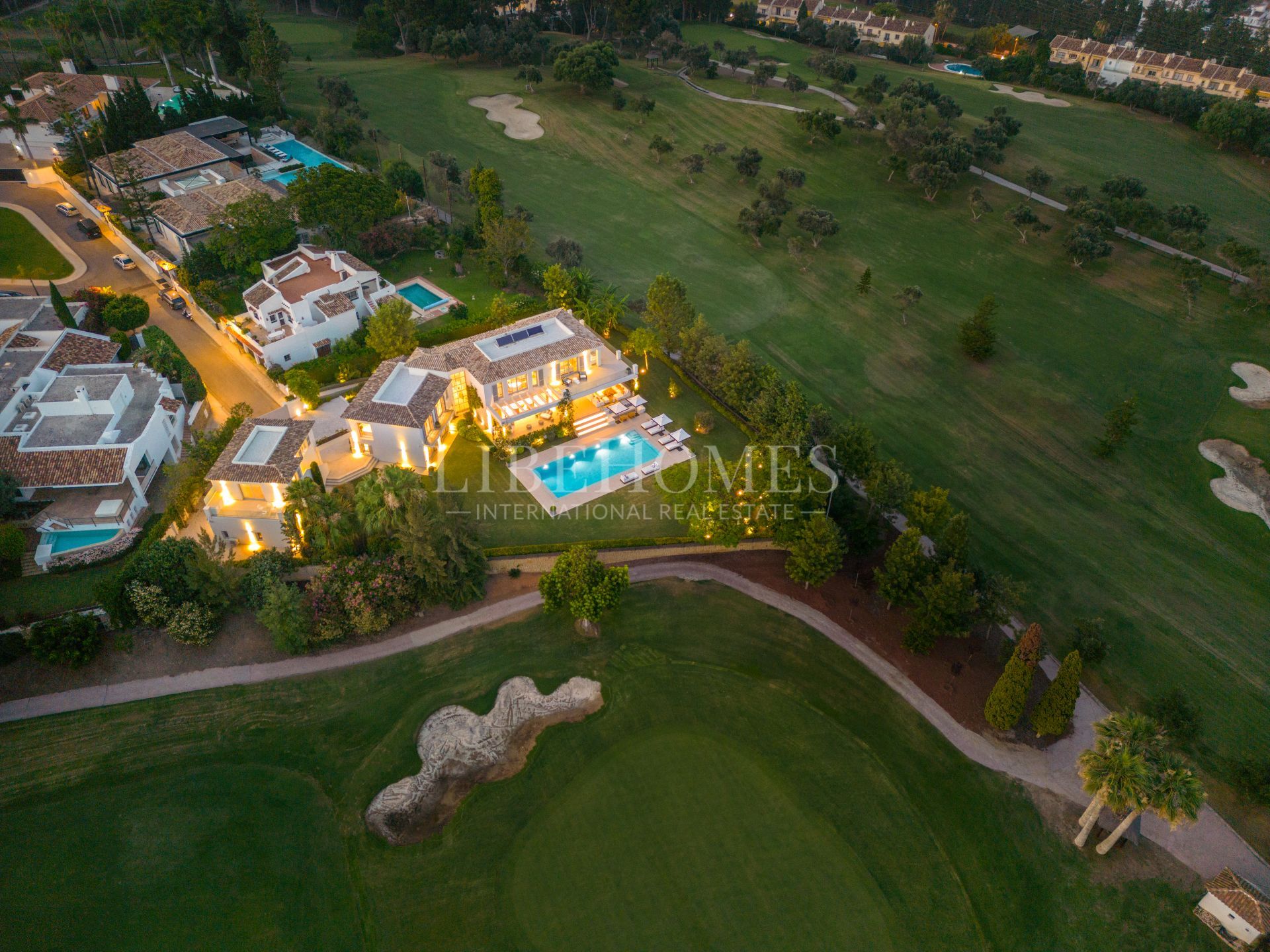 Frontline golf luxury villa in Aloha area, Nueva Andalucia, Marbella