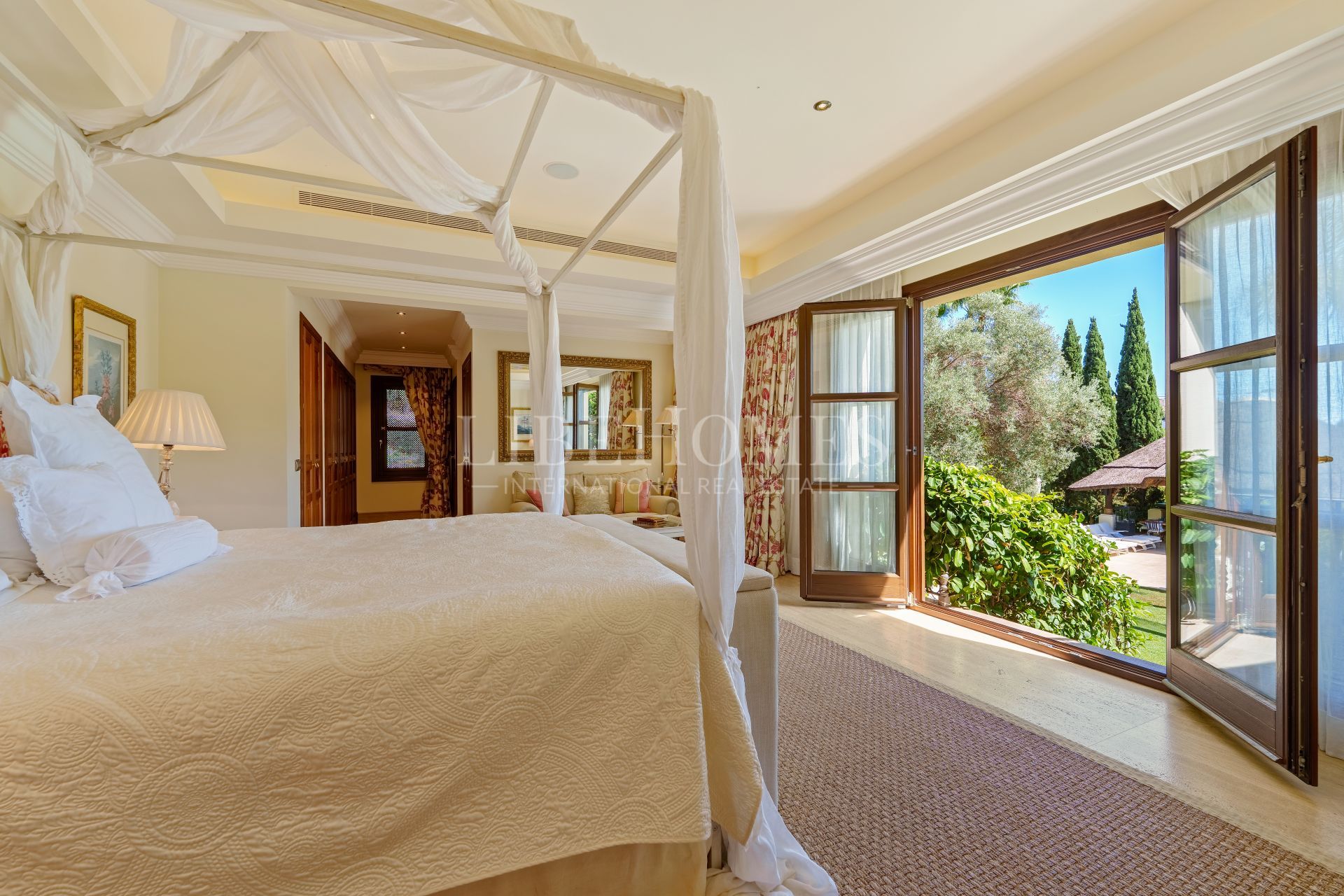 Villa andaluza en Las Lomas del Marbella Club, Marbella Milla de Oro