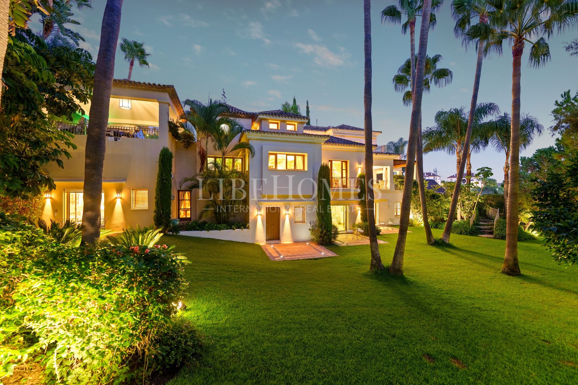 Villa andaluza en Las Lomas del Marbella Club, Marbella Milla de Oro