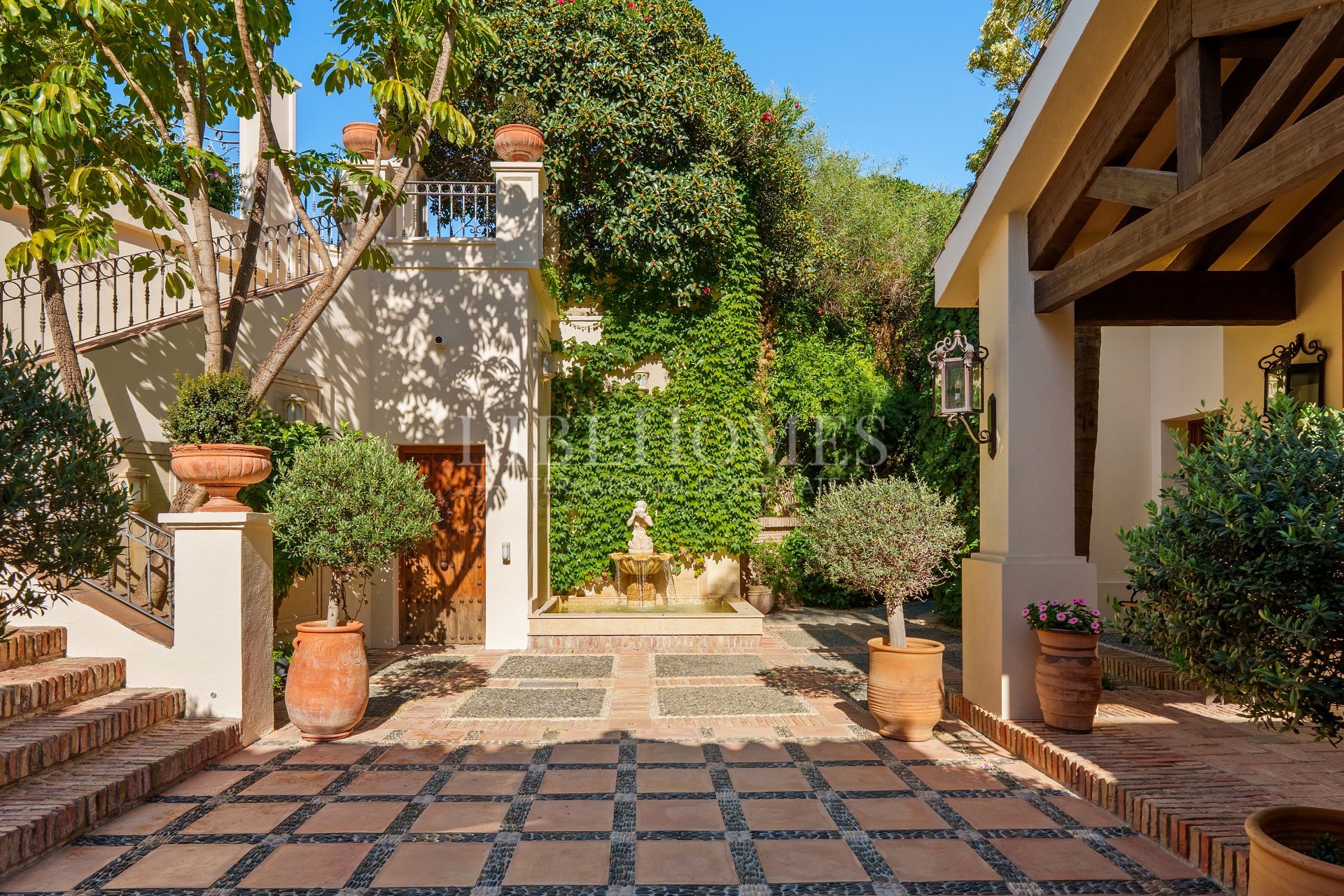 Villa andaluza en Las Lomas del Marbella Club, Marbella Milla de Oro