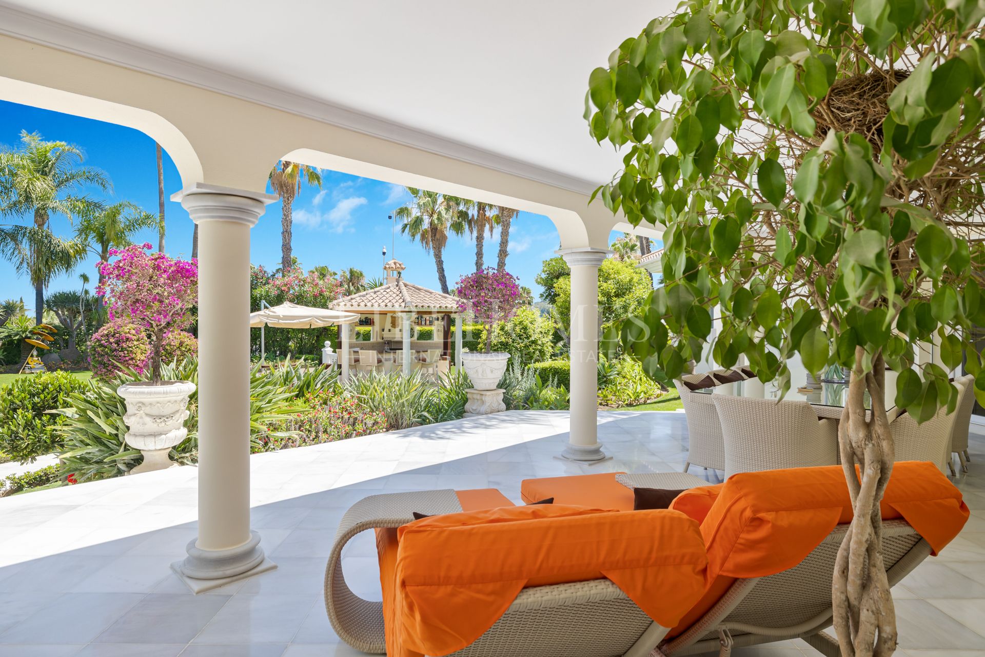 Villa totalement rénovée construite à La Cerquilla, Nueva Andalucia, Marbella