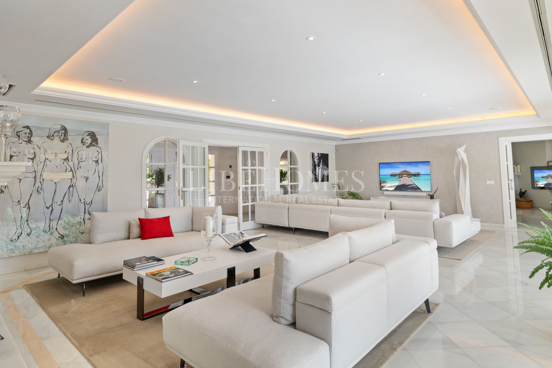 Villa totalement rénovée construite à La Cerquilla, Nueva Andalucia, Marbella