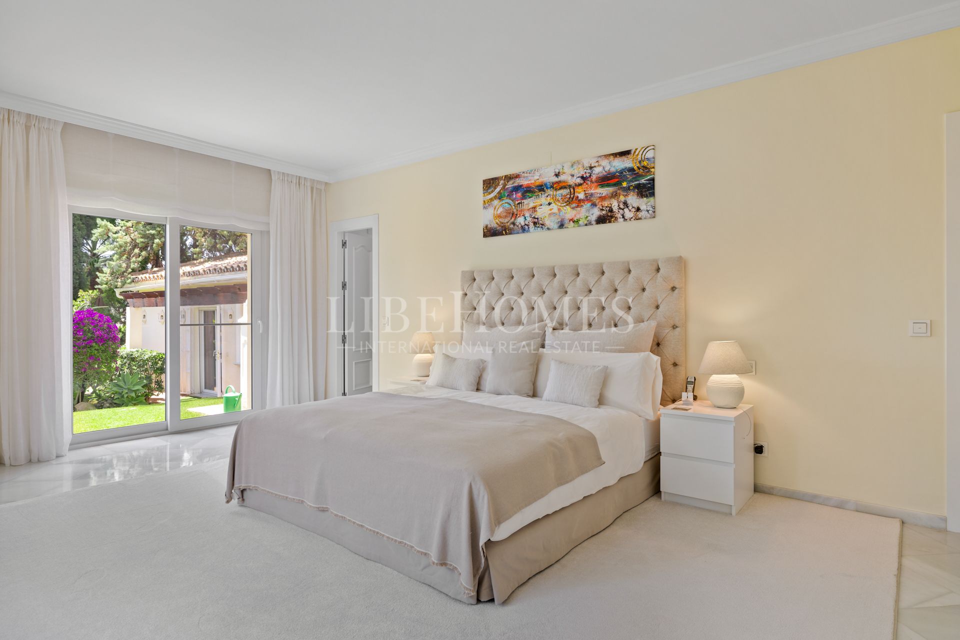 Villa totalement rénovée construite à La Cerquilla, Nueva Andalucia, Marbella