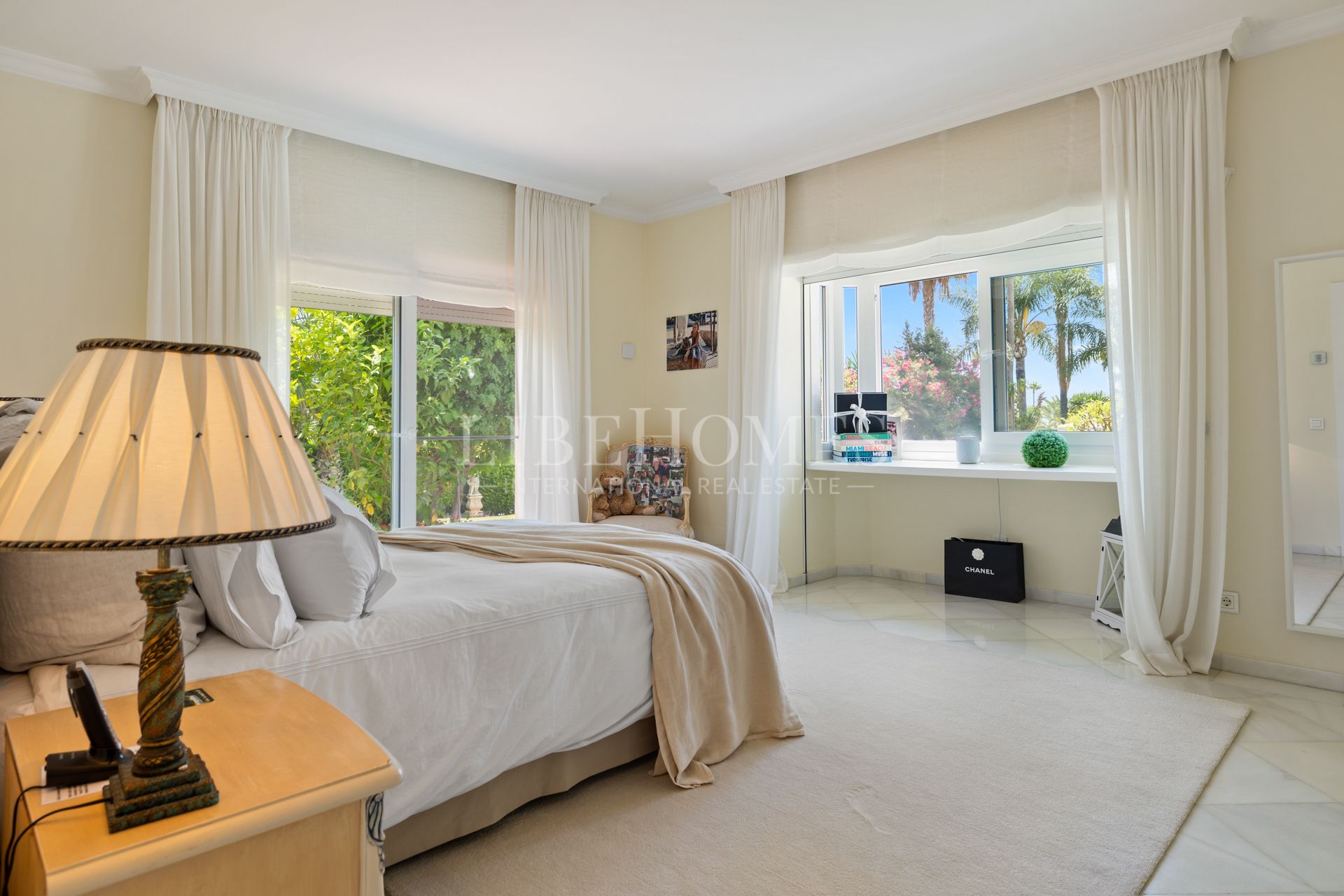 Villa totalement rénovée construite à La Cerquilla, Nueva Andalucia, Marbella