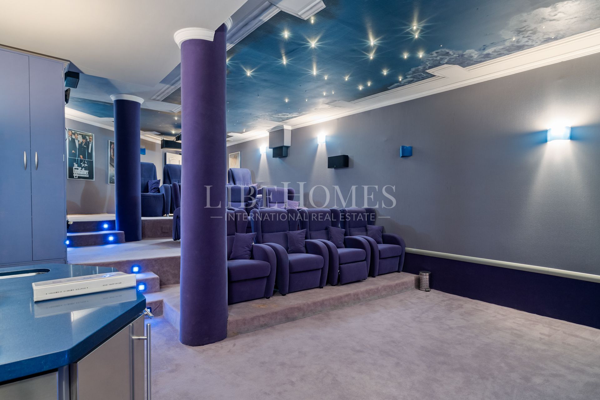 Villa totalement rénovée construite à La Cerquilla, Nueva Andalucia, Marbella