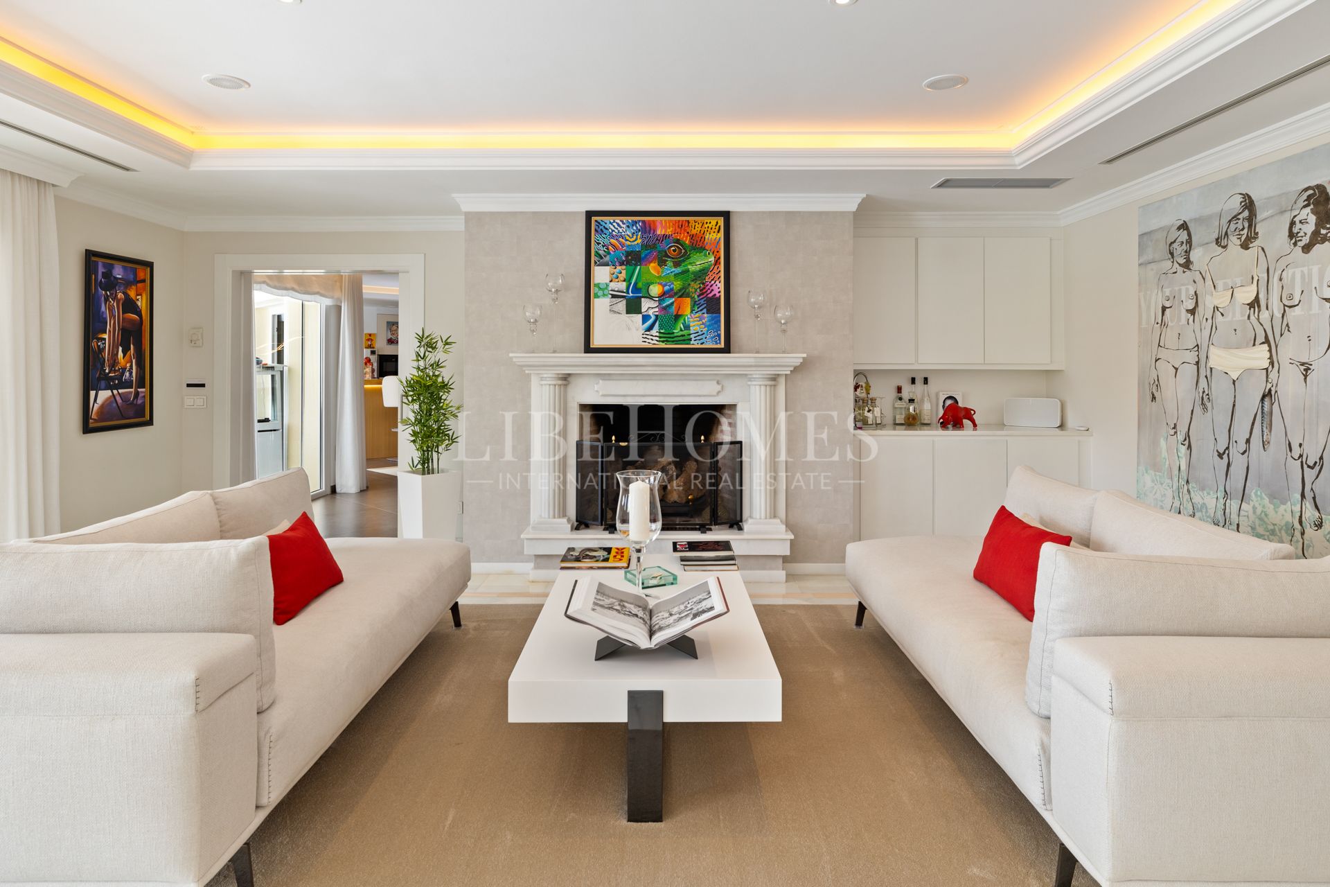 Villa totalement rénovée construite à La Cerquilla, Nueva Andalucia, Marbella