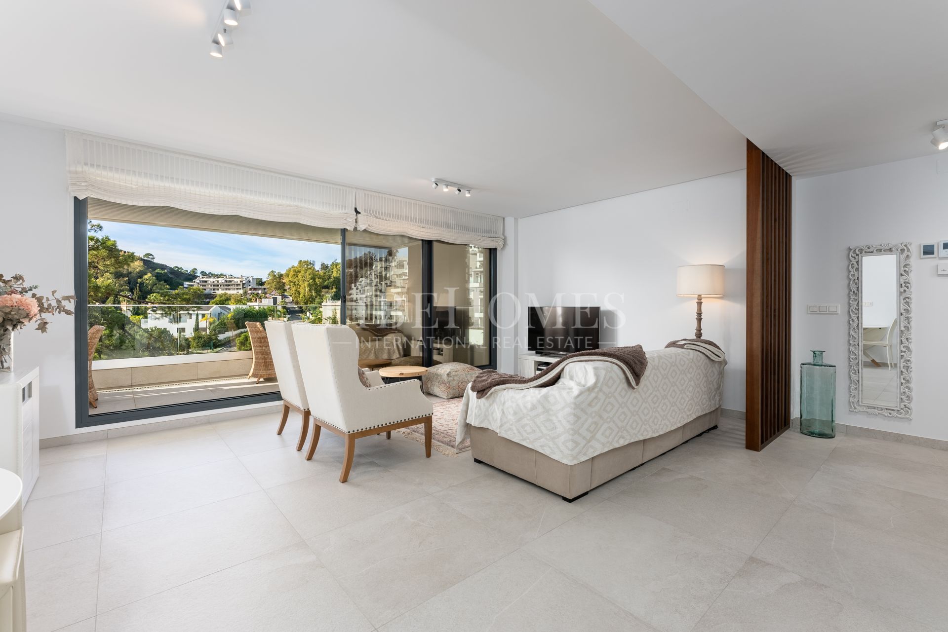 New apartment with spectacular views in La Quinta, Benahavis