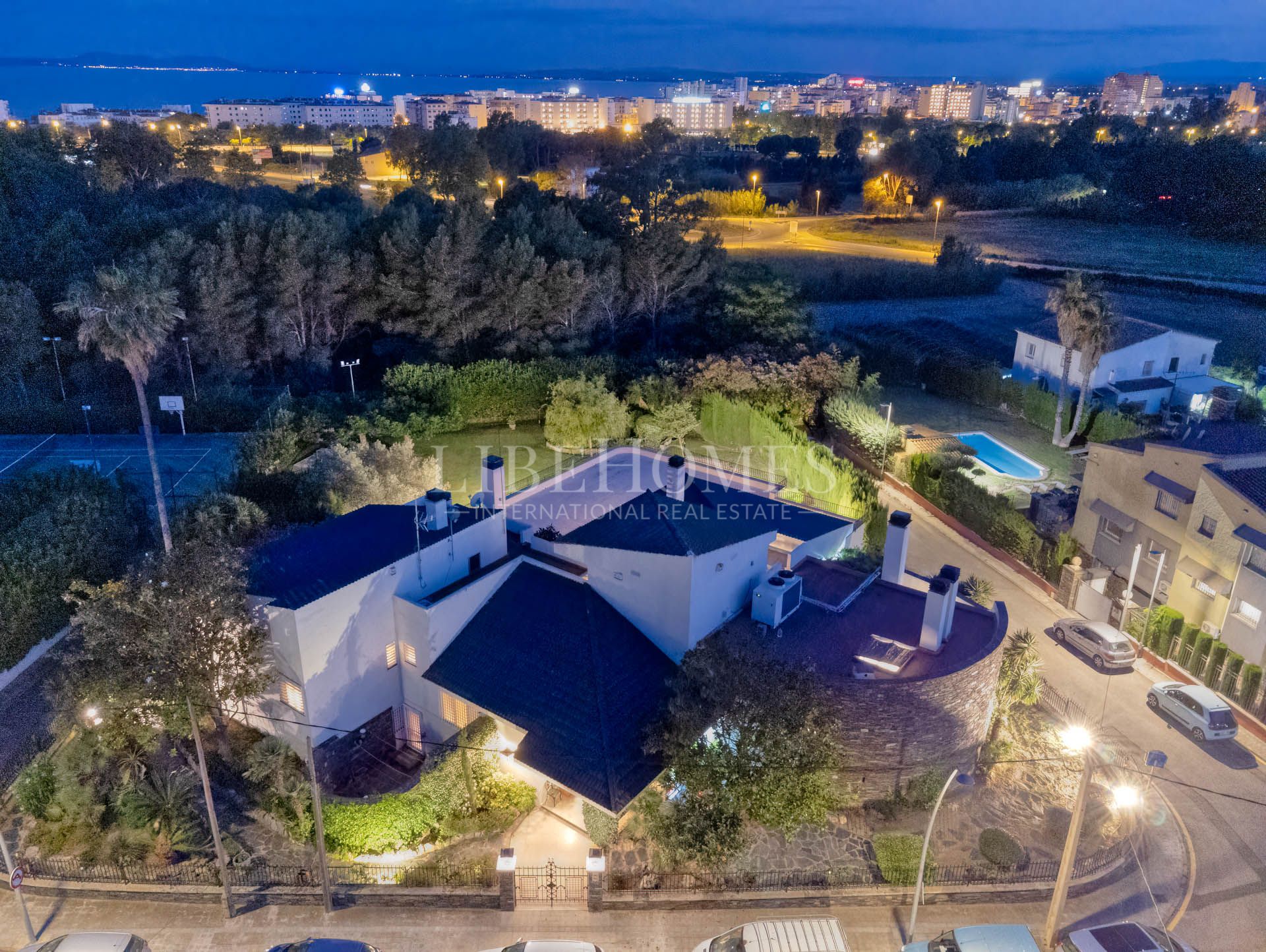 Demeure idéale pour investisseurs à Rosas, Costa Brava, près de la mer