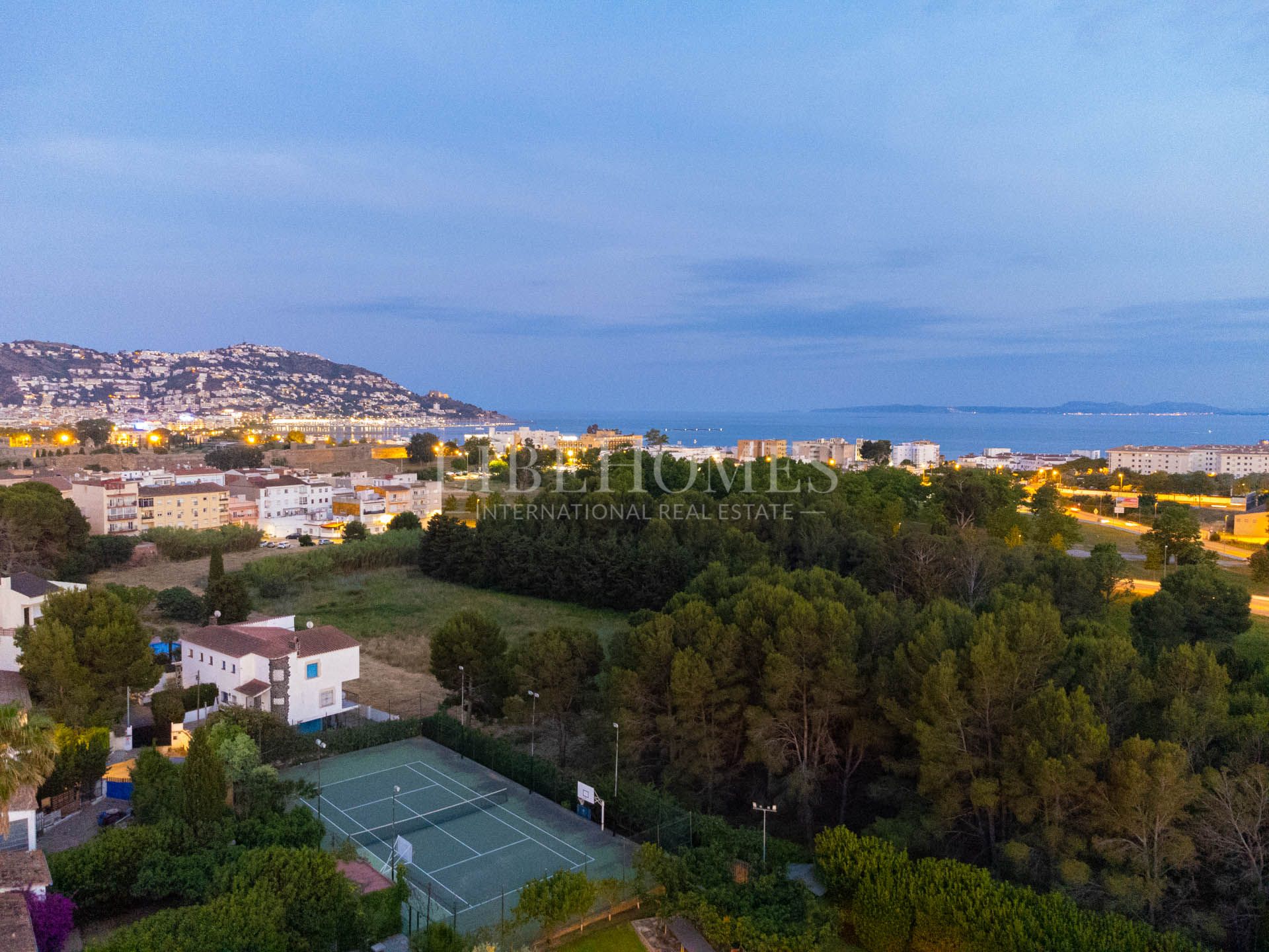 Demeure idéale pour investisseurs à Rosas, Costa Brava, près de la mer