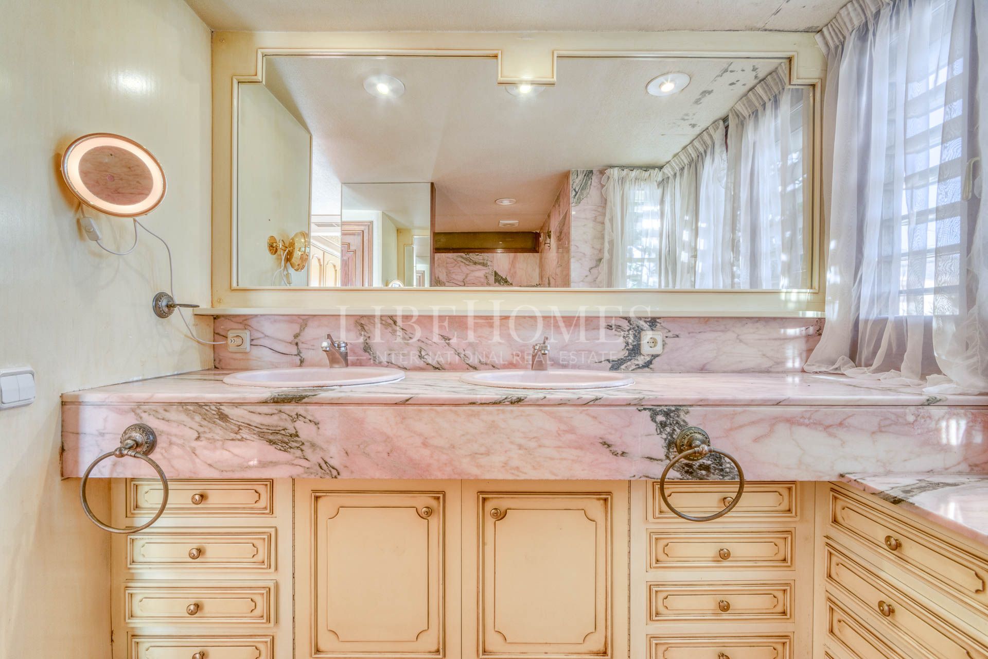 Demeure idéale pour investisseurs à Rosas, Costa Brava, près de la mer