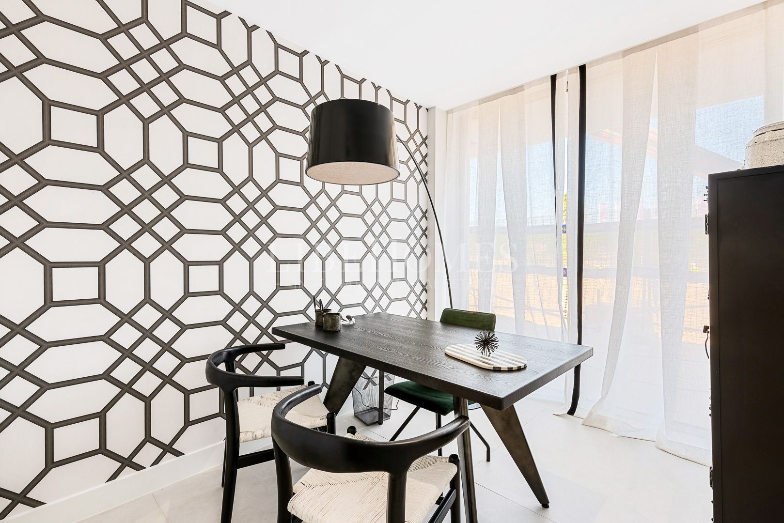 Luxury penthouse in a new beachfront complex, 5 minutes to Estepona