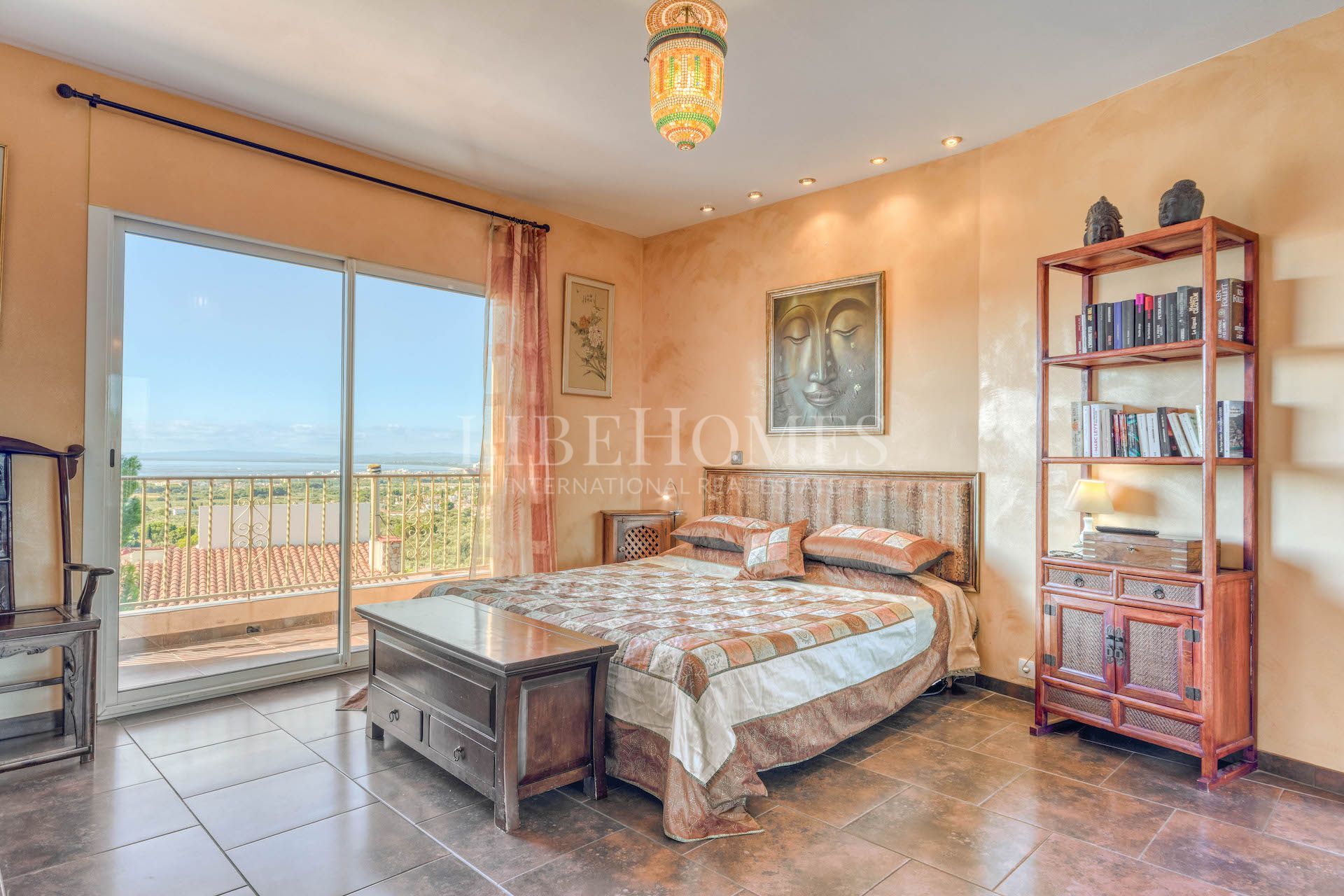 Elegant villa with breathtaking panoramic sea view in Rosas