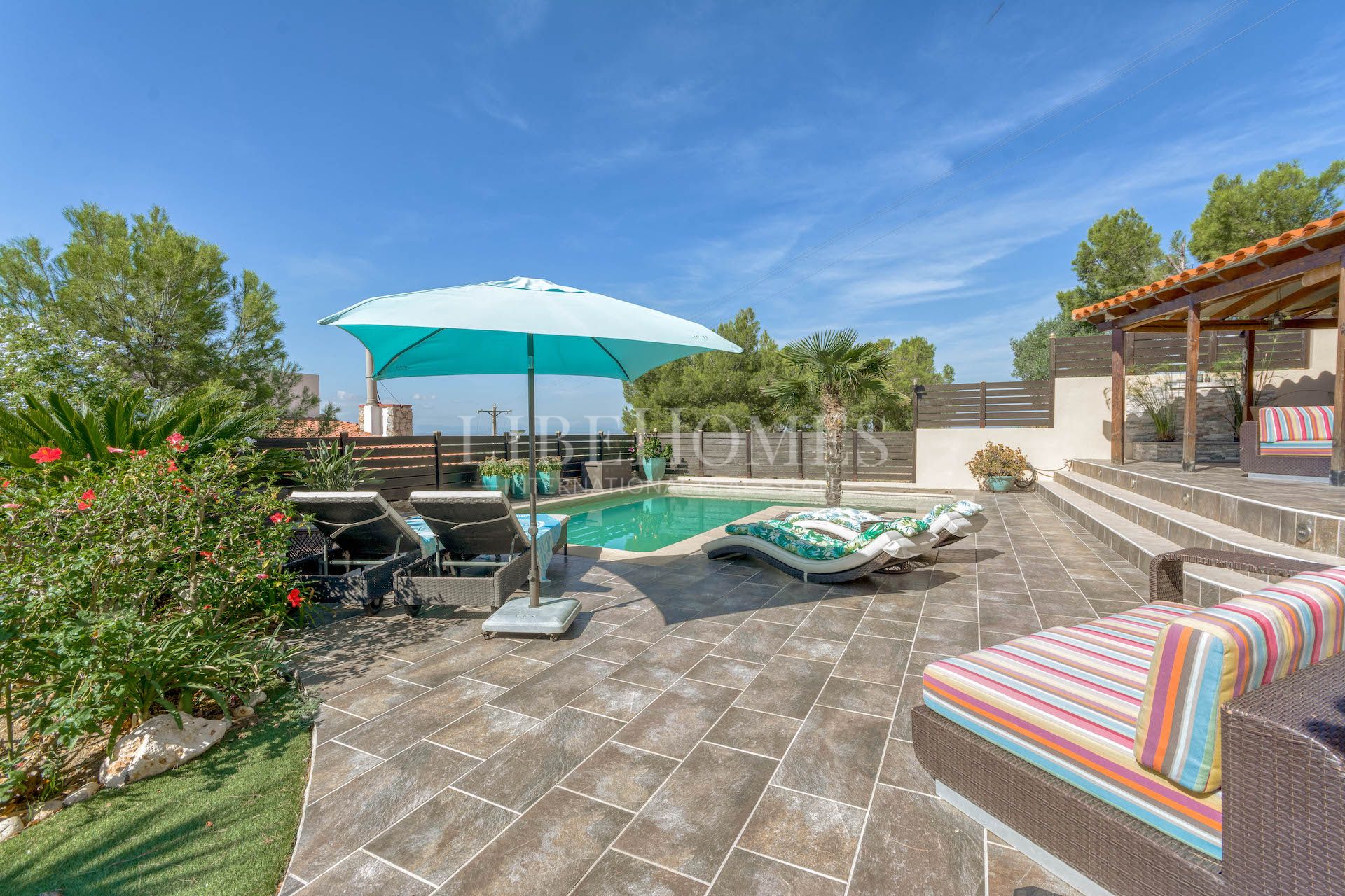 Elegant villa with breathtaking panoramic sea view in Rosas