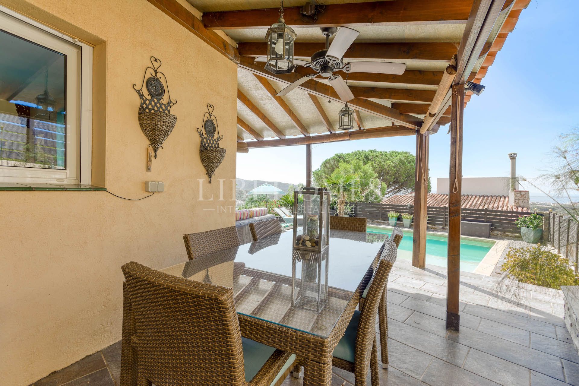 Elegant villa with breathtaking panoramic sea view in Rosas