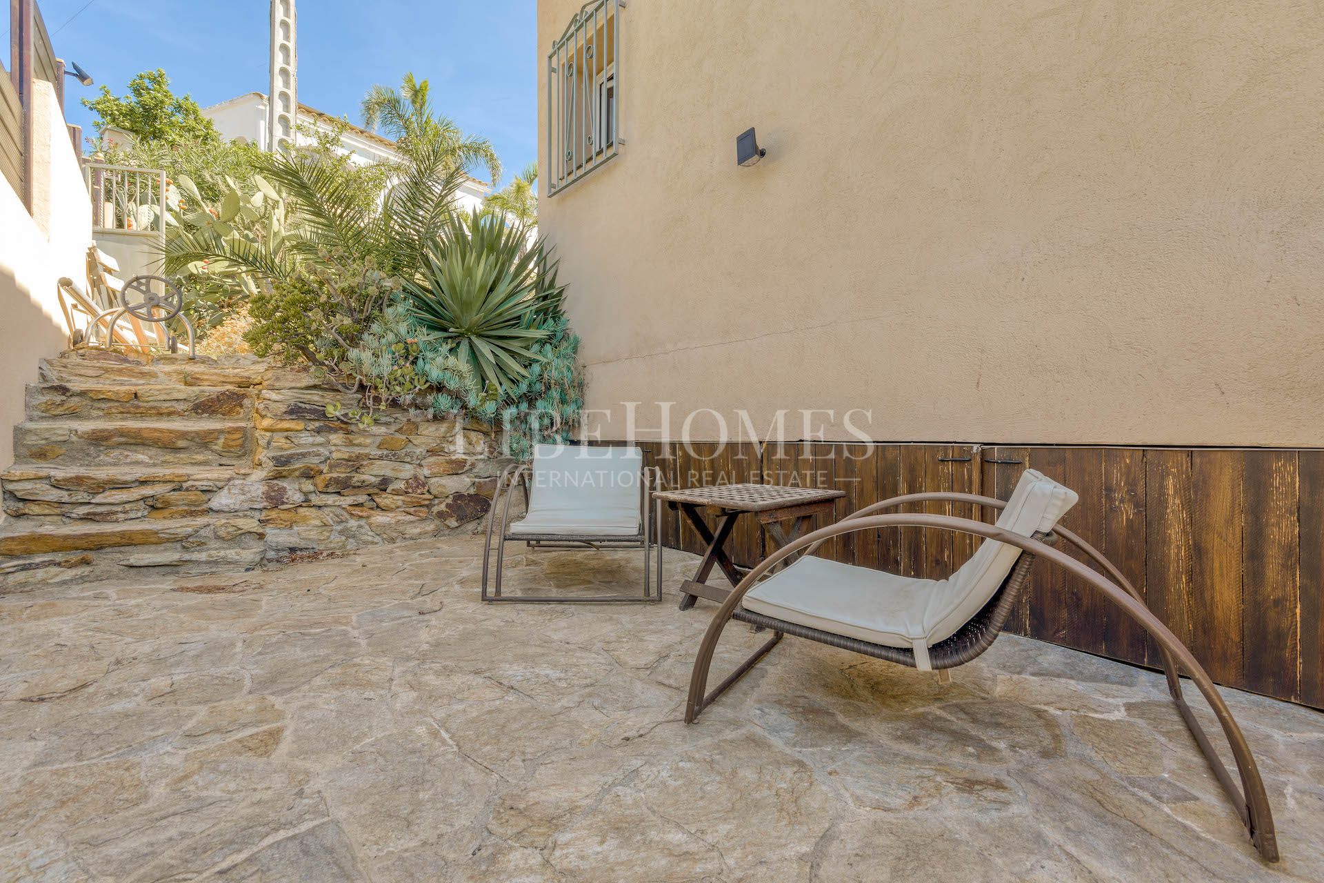 Elegant villa with breathtaking panoramic sea view in Rosas