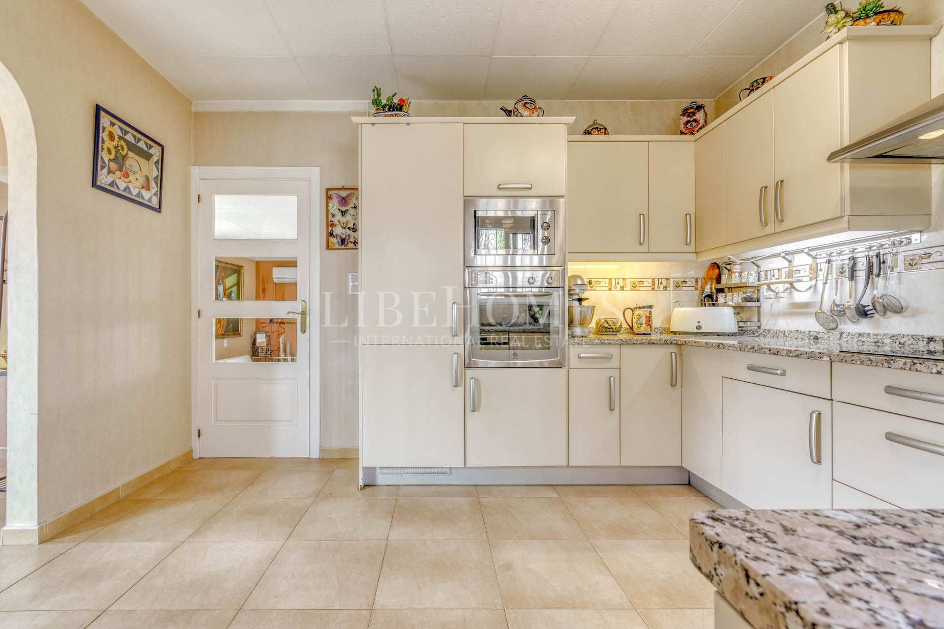 Elegant villa with breathtaking panoramic sea view in Rosas