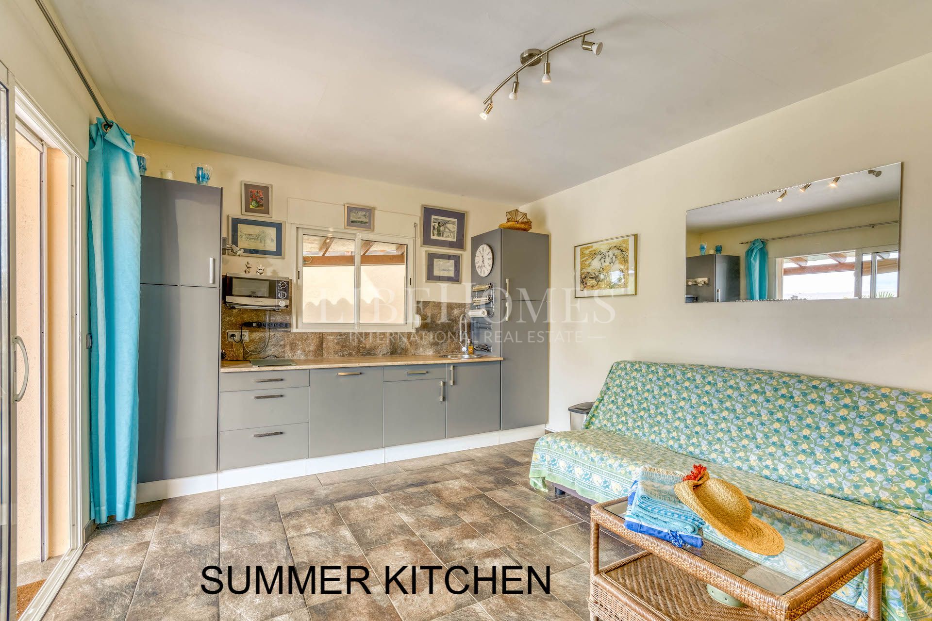 Elegant villa with breathtaking panoramic sea view in Rosas