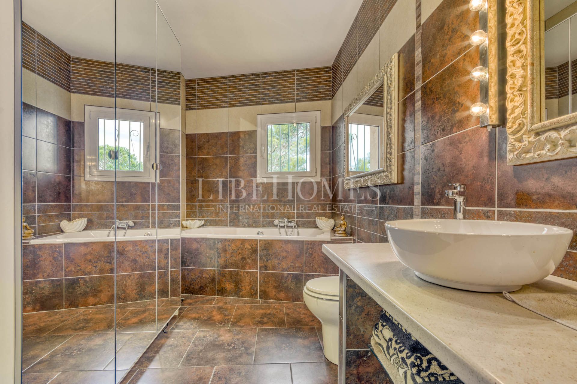 Elegant villa with breathtaking panoramic sea view in Rosas