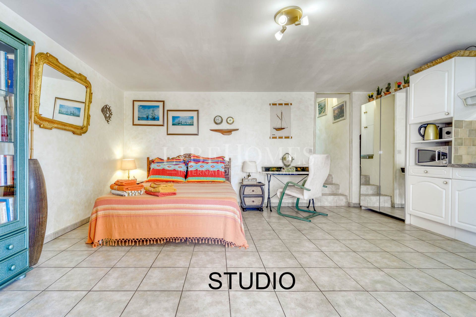 Elegant villa with breathtaking panoramic sea view in Rosas