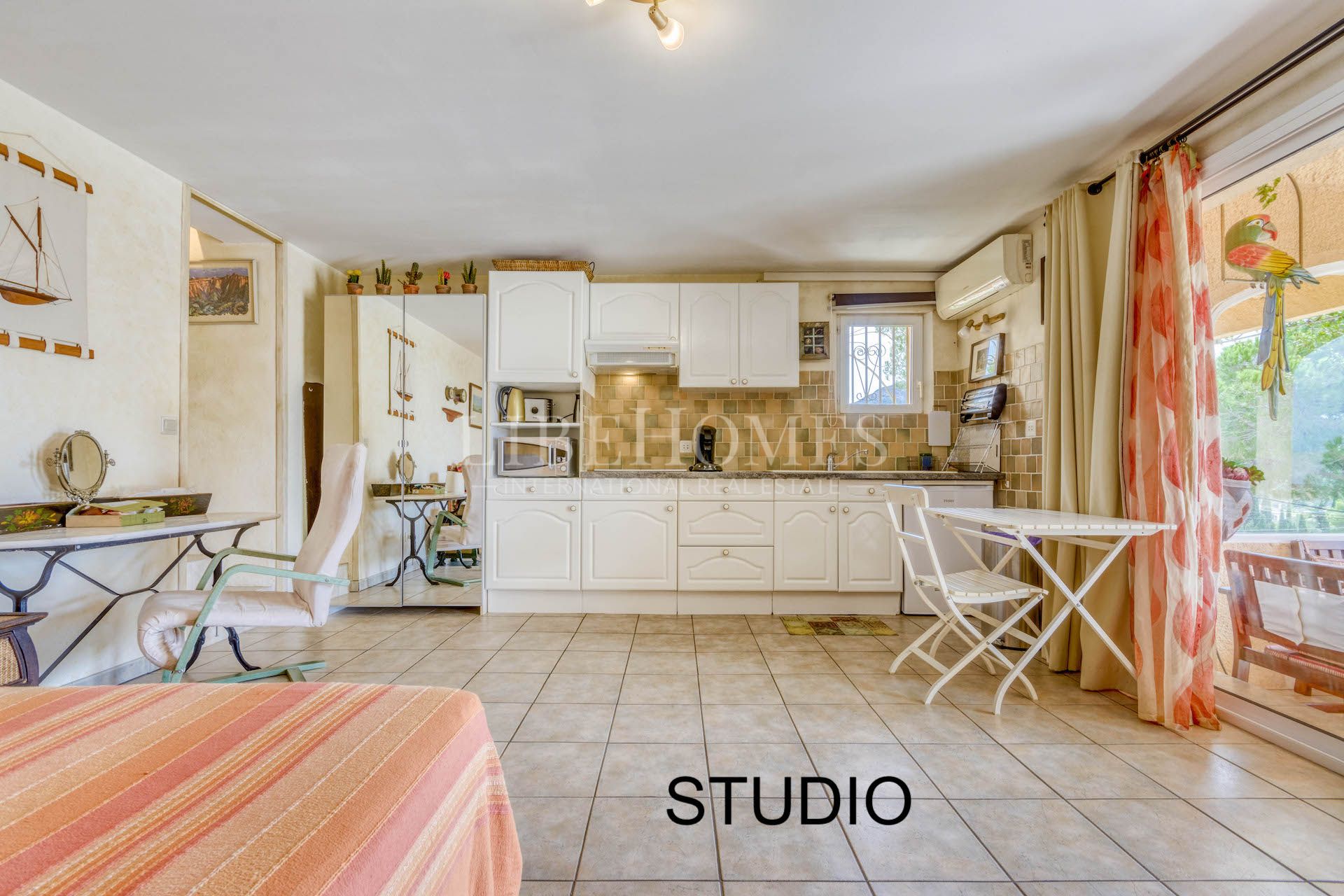 Elegant villa with breathtaking panoramic sea view in Rosas