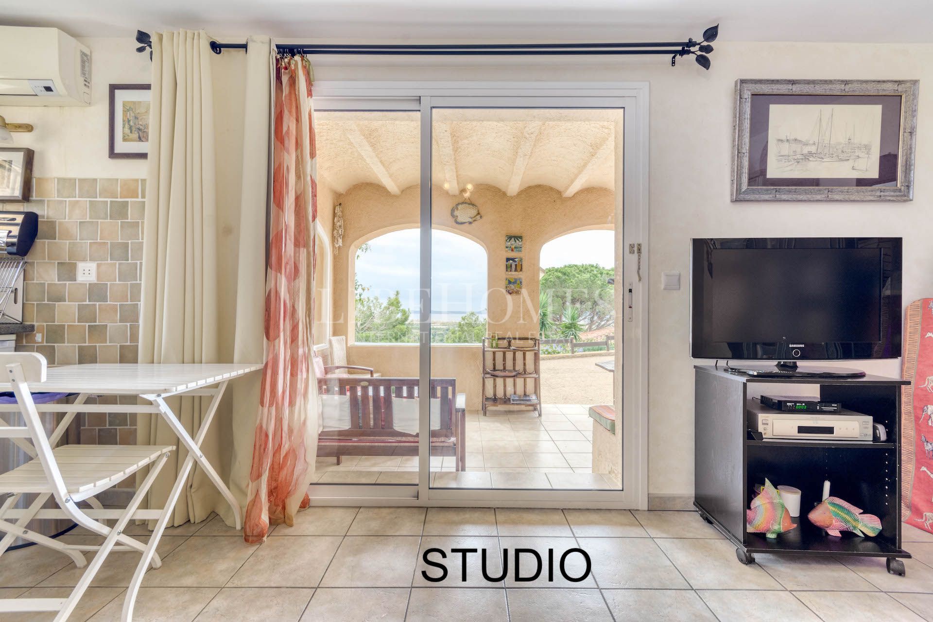 Elegant villa with breathtaking panoramic sea view in Rosas