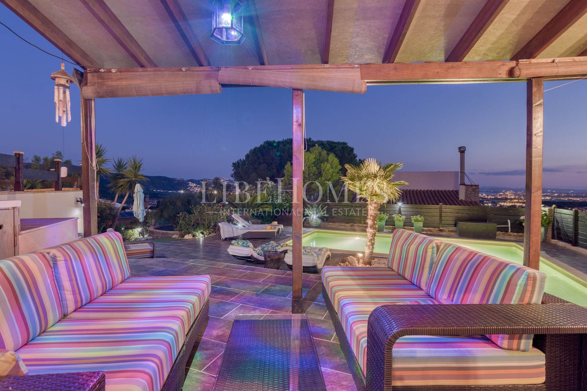 Elegant villa with breathtaking panoramic sea view in Rosas