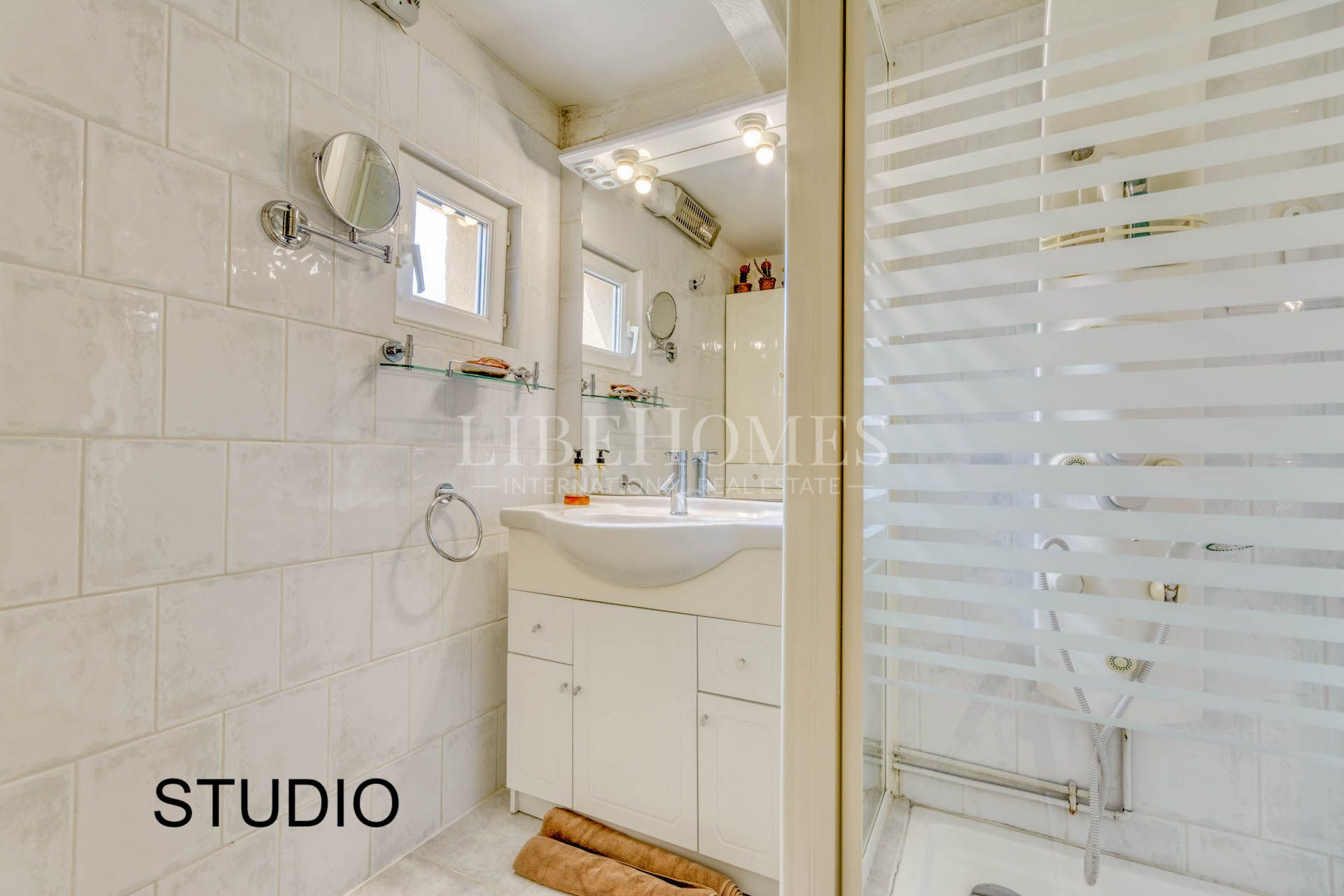 Elegant villa with breathtaking panoramic sea view in Rosas