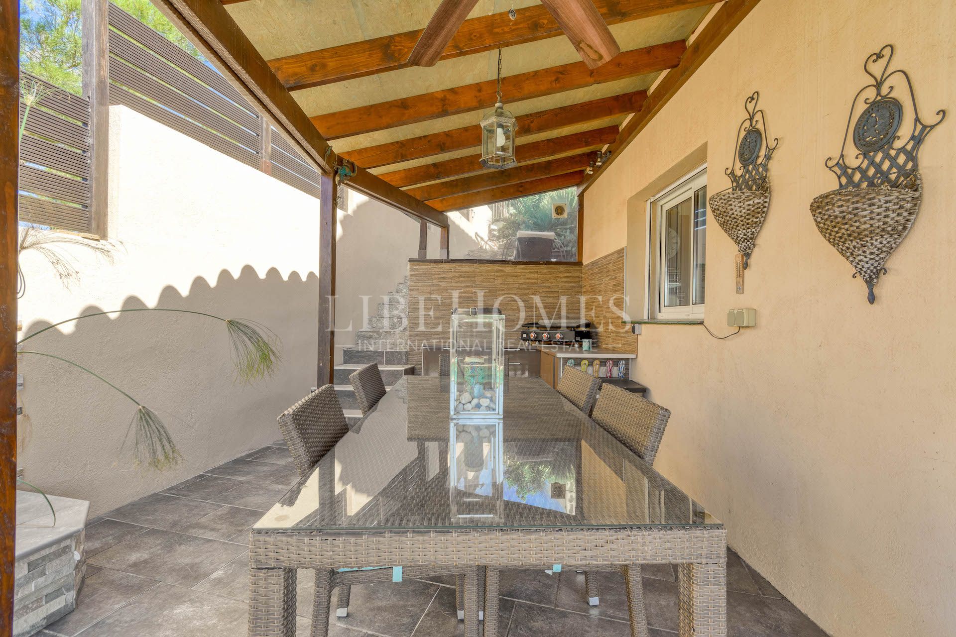 Elegant villa with breathtaking panoramic sea view in Rosas