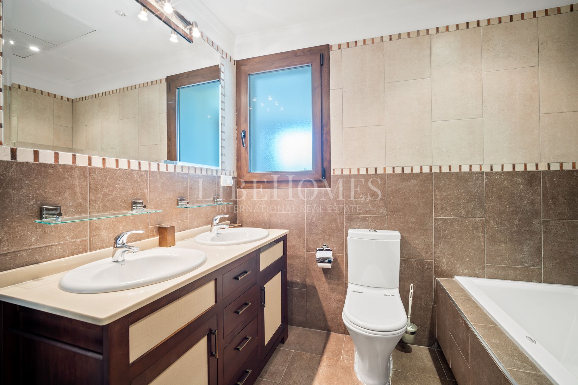 Villa avec vue spectaculaire sur la mer à Monte Mayor, Benahavis