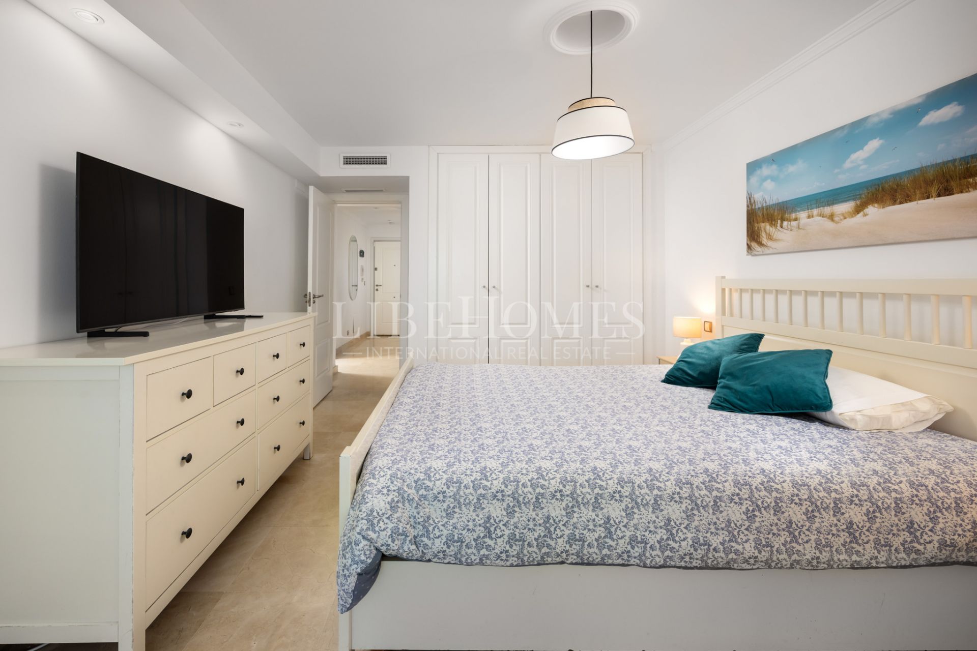 Beachfront apartment, terrace facing the sea, La Noria, Sabinillas