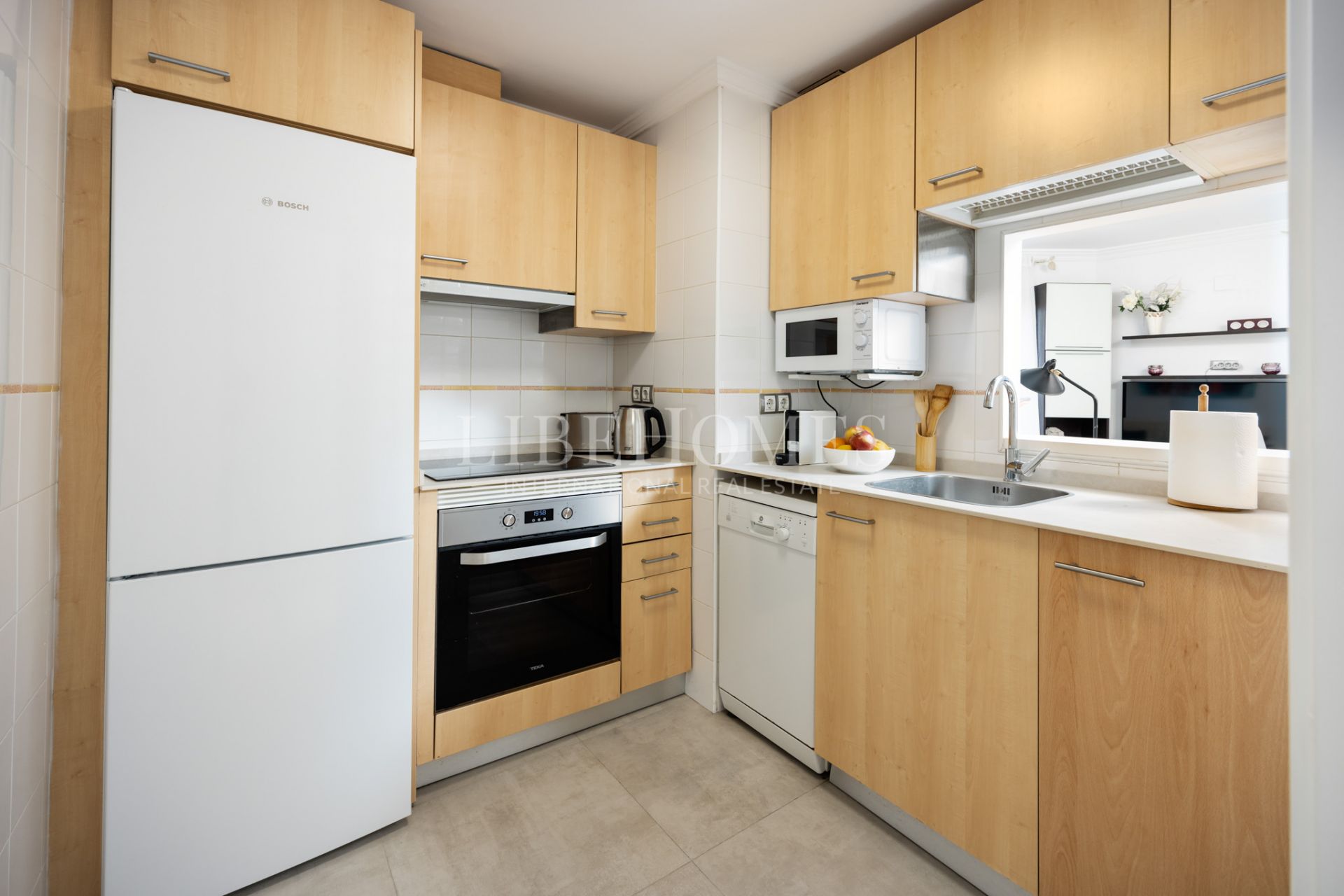 Beachfront apartment, terrace facing the sea, La Noria, Sabinillas