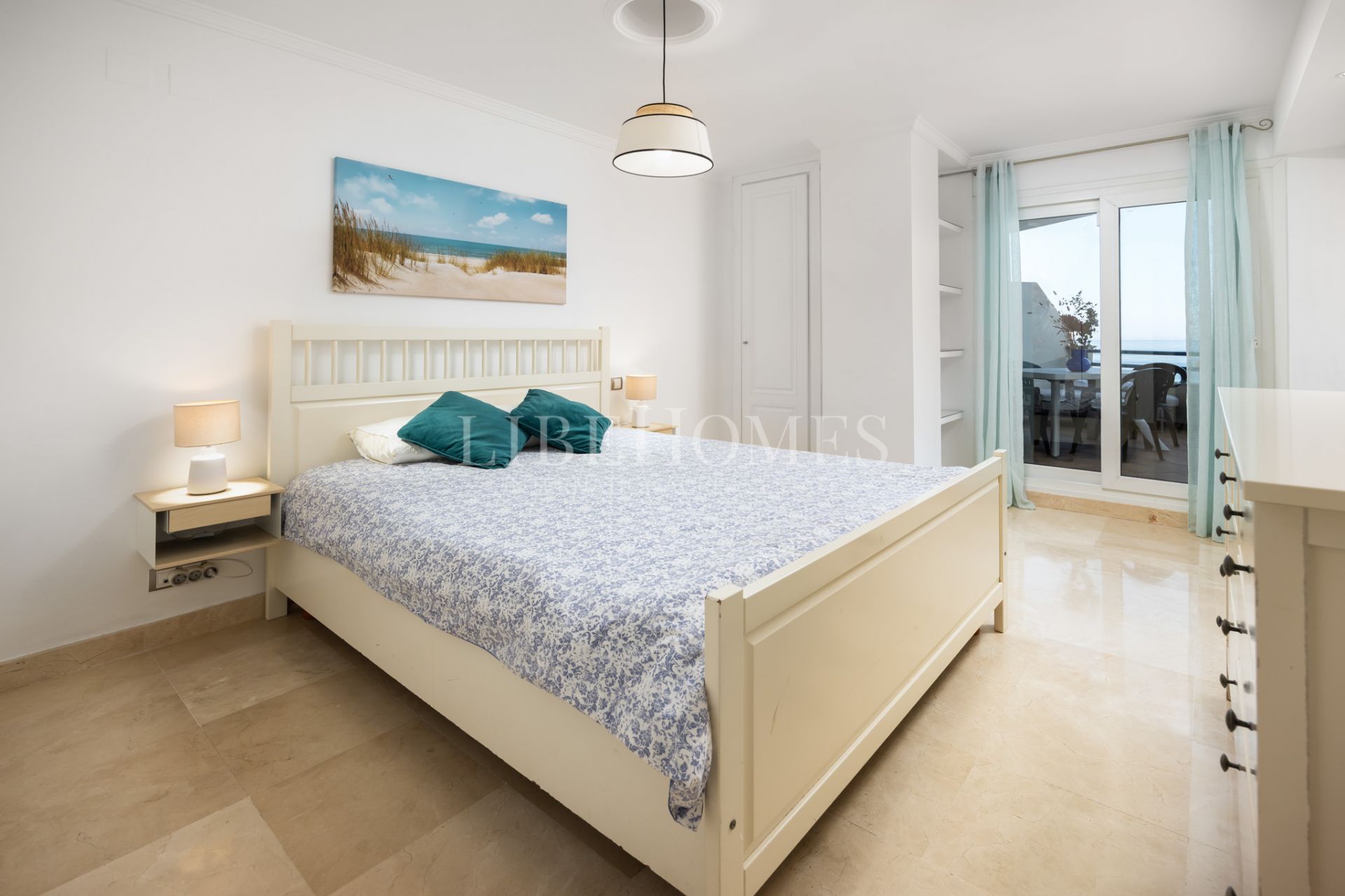 Beachfront apartment, terrace facing the sea, La Noria, Sabinillas